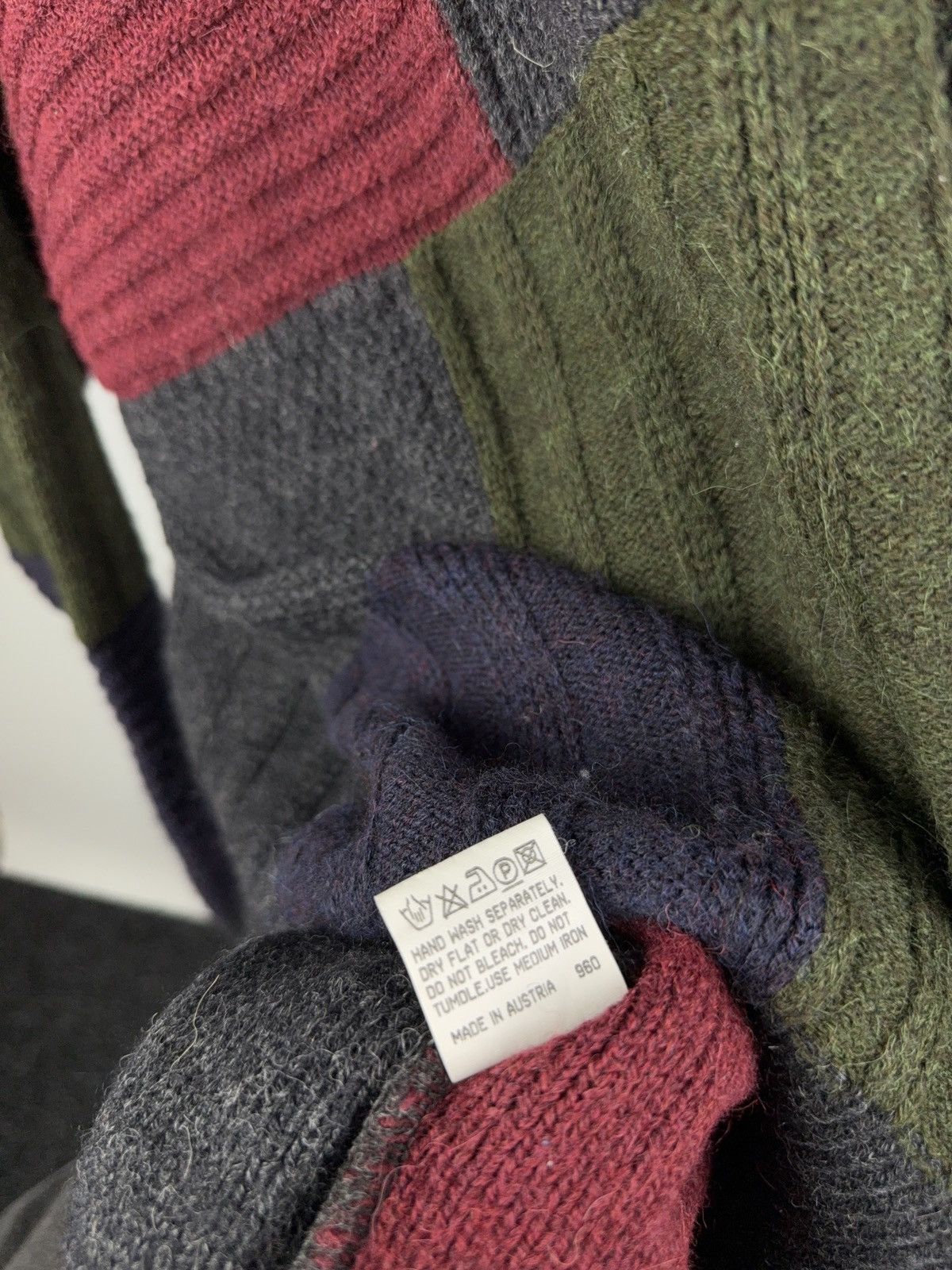 Hugo Boss Vintage 00s Luxury RARE Hugo Boss Austria Retro Sweater Size US L / EU 52-54 / 3 - 10 Thumbnail