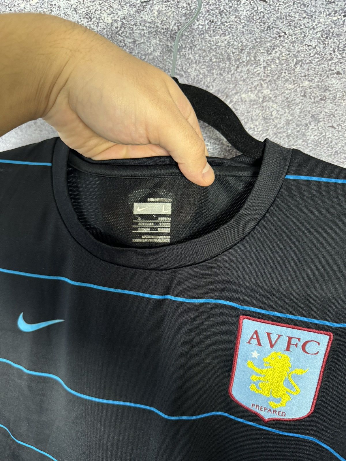 Nike × Vintage Vintage Aston Villa 2007 Nike Training Pre-Match Jersey Size US L / EU 52-54 / 3 - 9 Thumbnail
