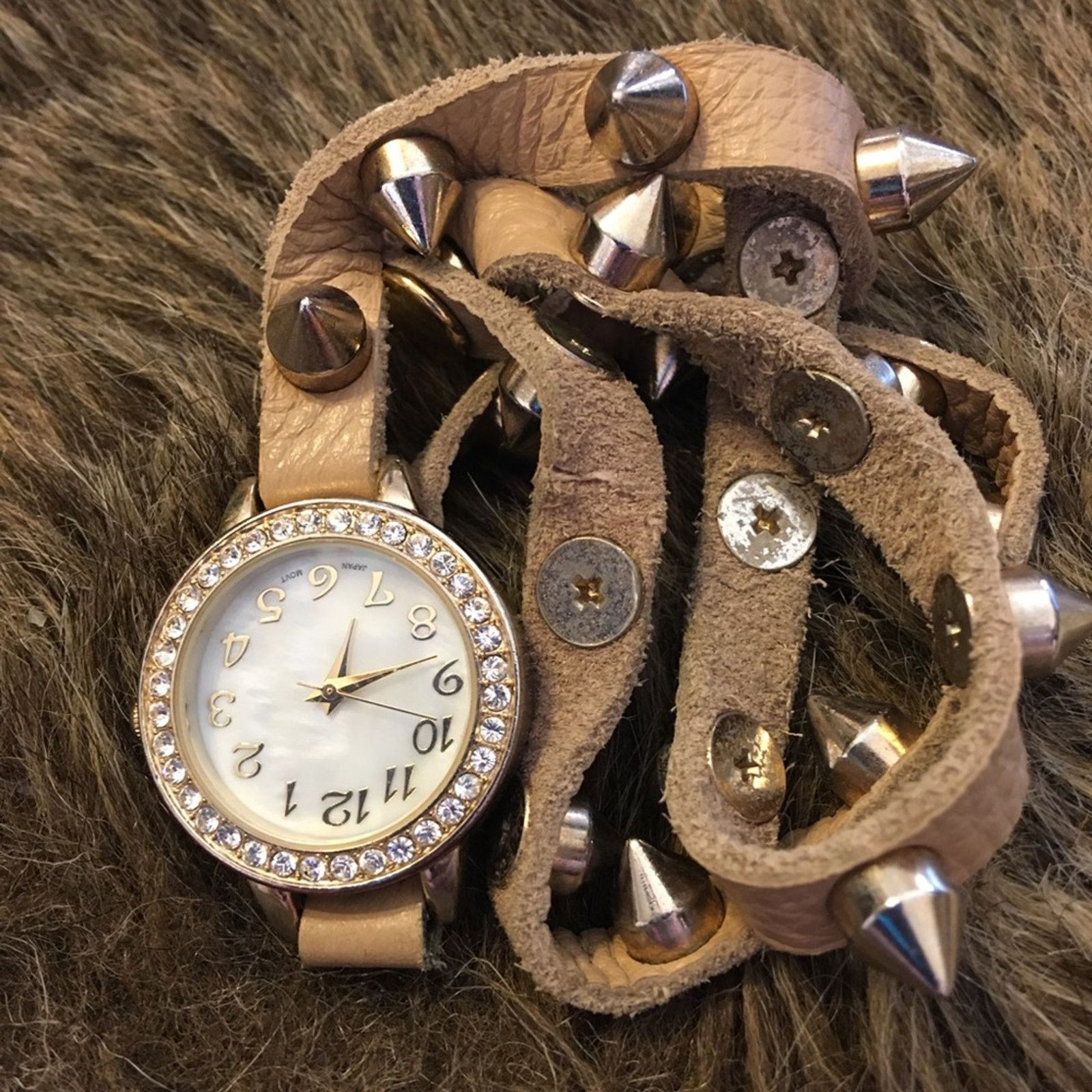 Other Ladies genuine tan leather spike stud wrap watch Size ONE SIZE - 10 Thumbnail