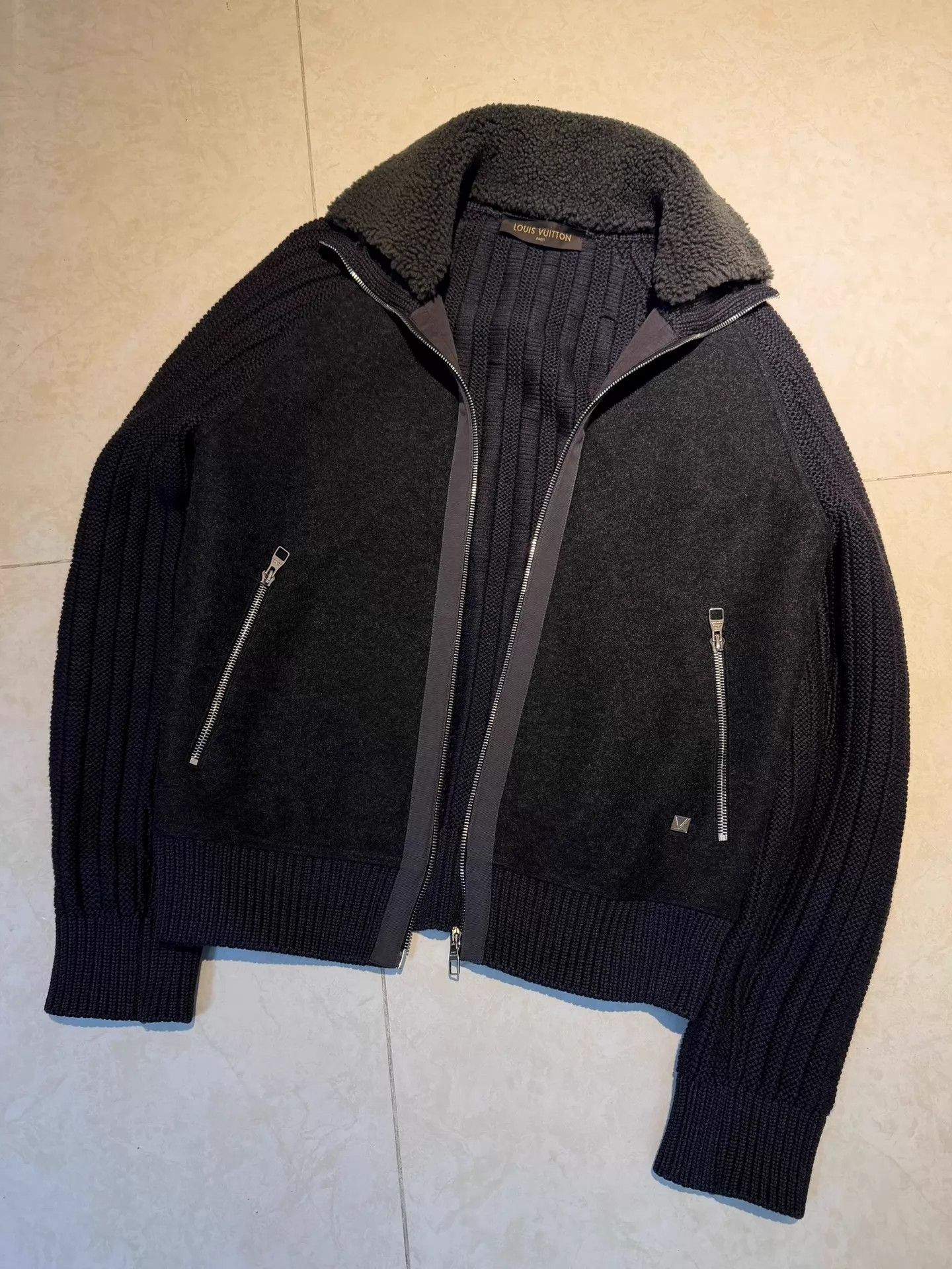 Louis Vuitton LV Wool Shearling Removable Collar Unisex XS Jacket Size XS / US 0-2 / IT 36-38 - 1 Thumbnail