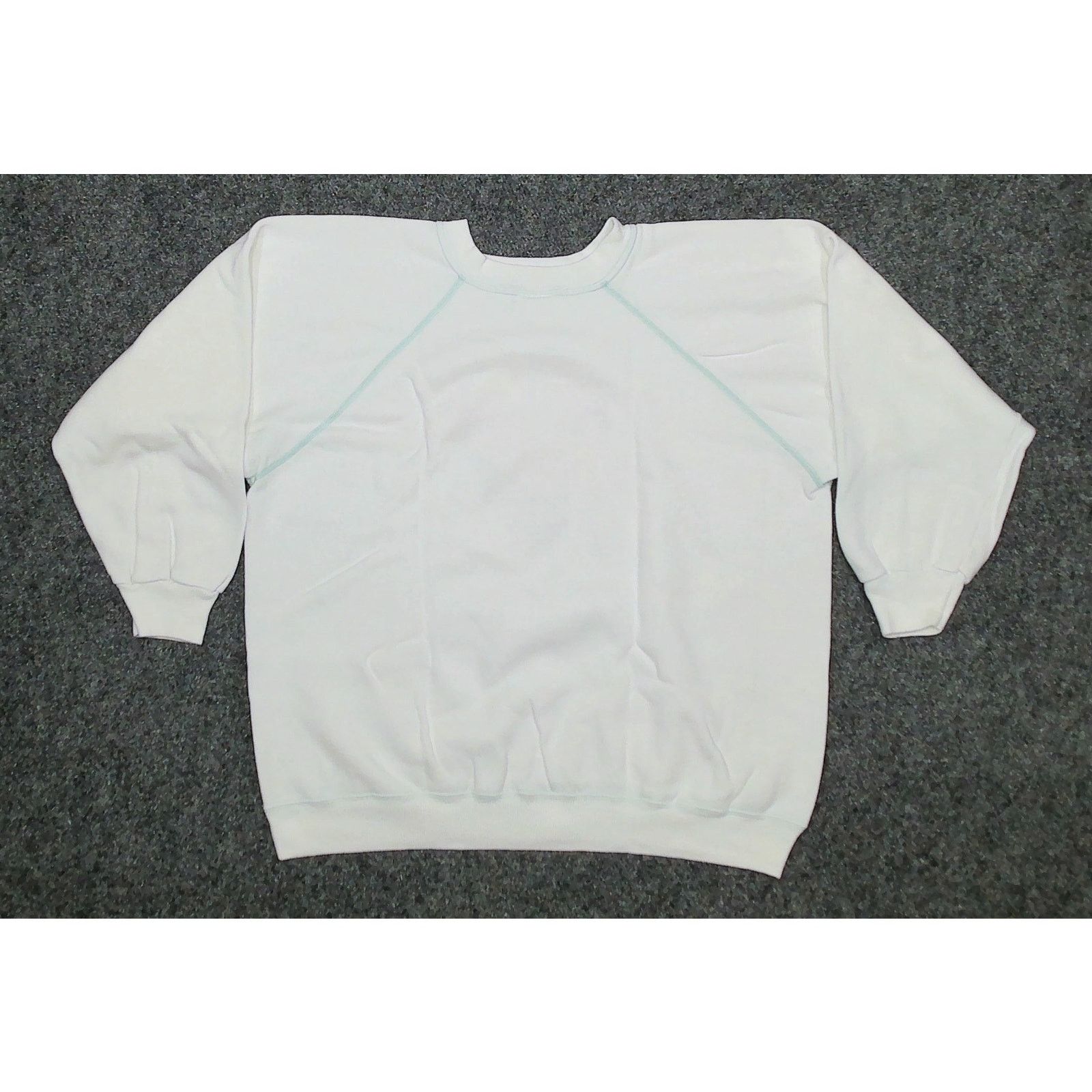 Hanes Vintage 90s Hanes Her Way Boxy Teddy Bear Sweatshirt XL Size XL / US 12-14 / IT 48-50 - 3 Thumbnail