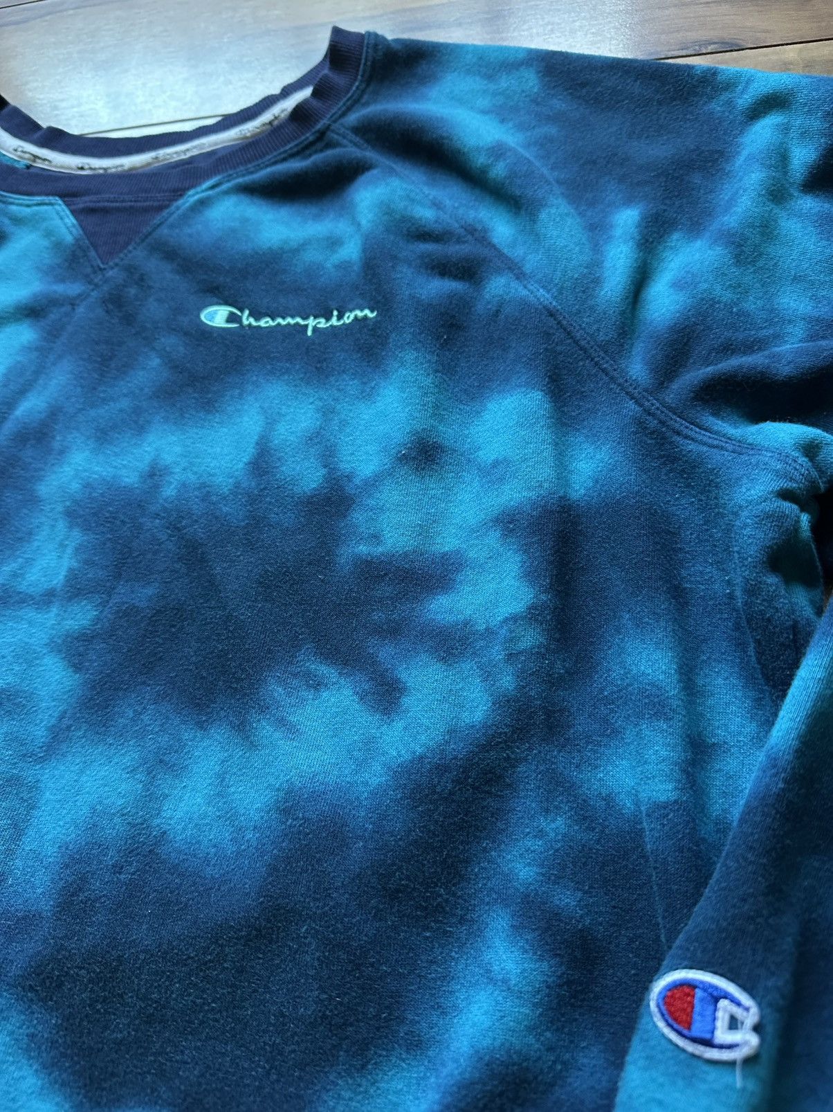 Champion Champion blue tie dye crewneck Size US XS / EU 42 / 0 - 4 Thumbnail