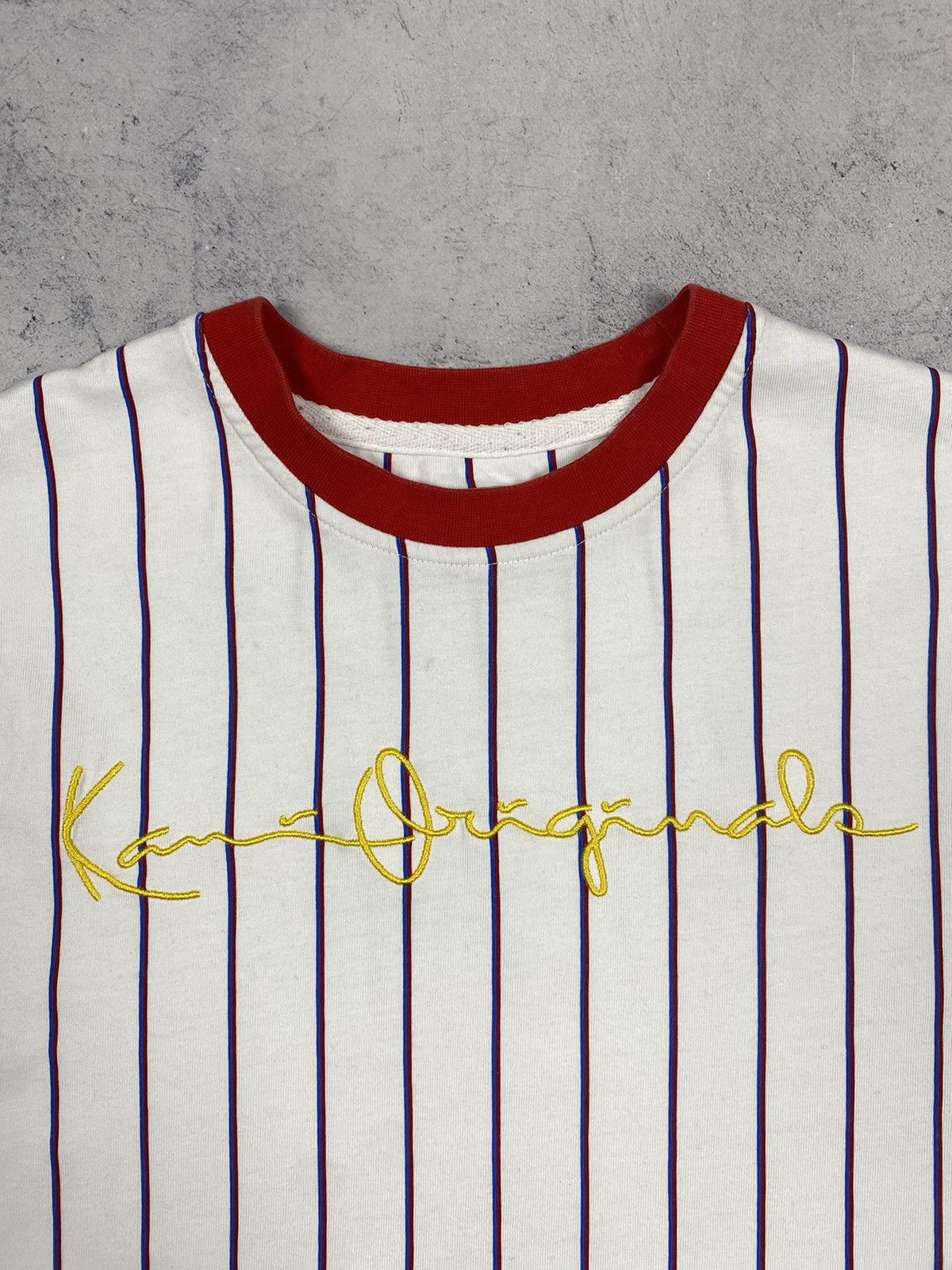 Karl Kani Karl Kani Center Logo Stripped Y2K T Shirt Size M Size US M / EU 48-50 / 2 - 5 Thumbnail