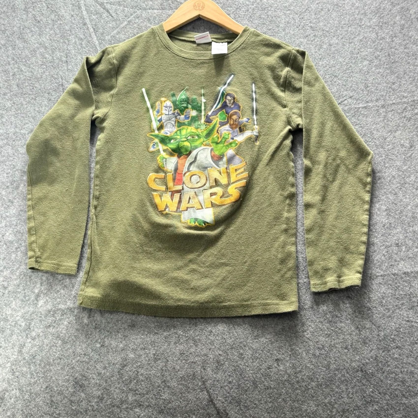 Star Wars VINTAGE? No. Wait—Provide optimized title: Star Wars Shirt Teens M Green Clone Wars Yoda Graphic Tee Long Sleeve Crewneck Size US M / EU 48-50 / 2 - 2 Thumbnail