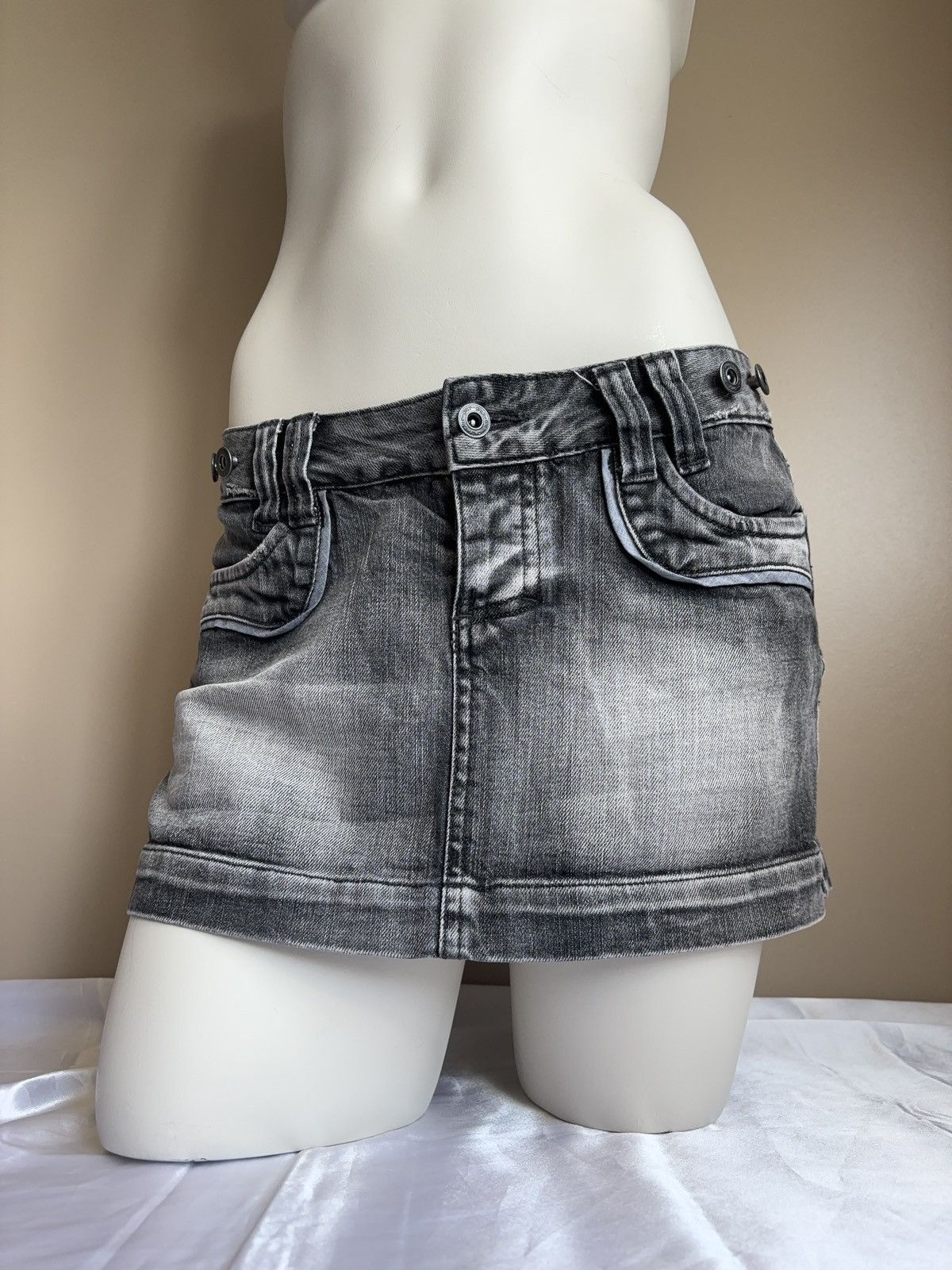 Japanese Brand × Vintage Faded denim vintage mini skirt Size 28" / US 6 / IT 42 - 1 Thumbnail