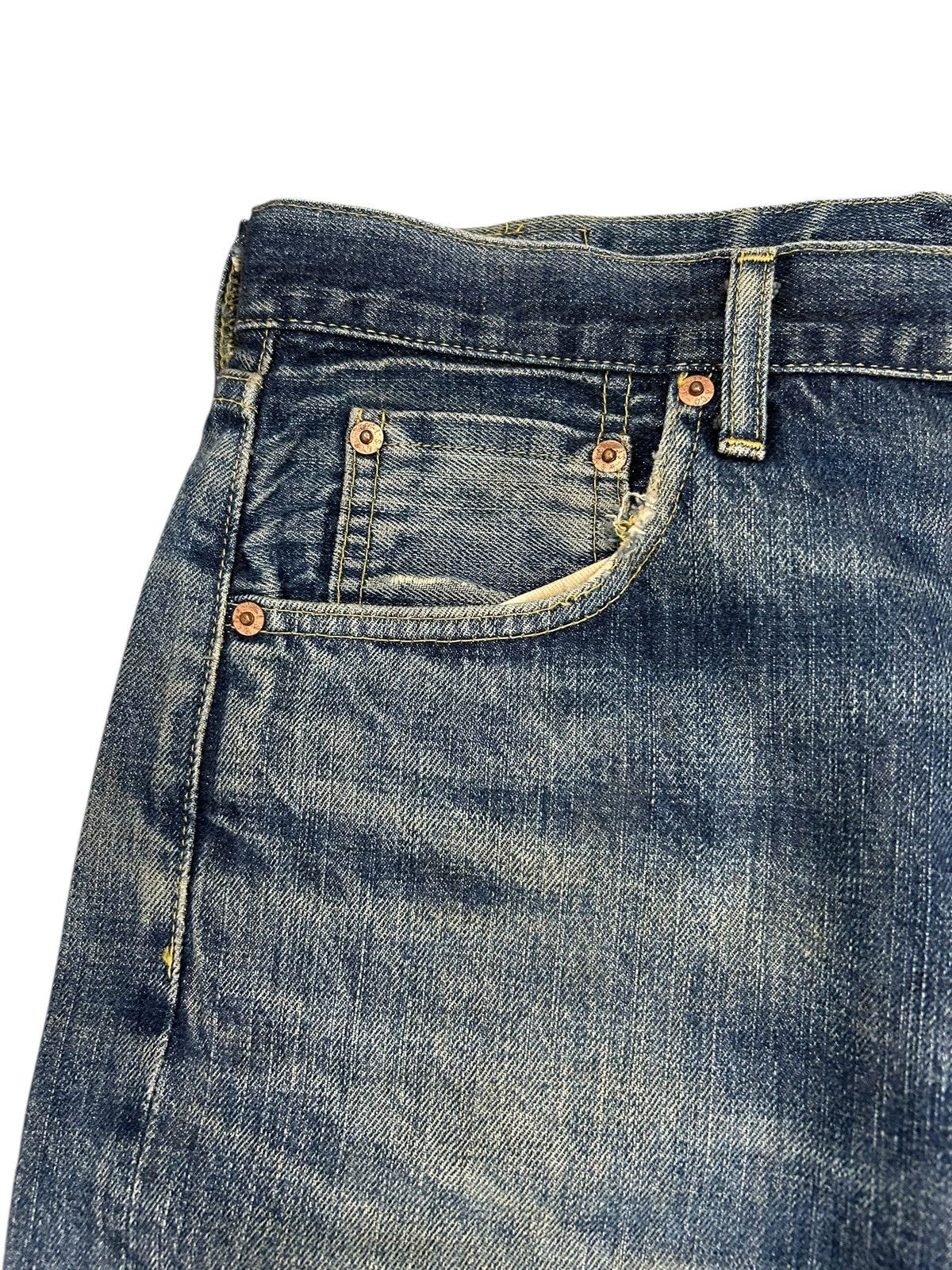 Levi's Vintage Levis 702 Big E Button Fly Buckle Selvedge Distress Size US 33 - 11 Thumbnail