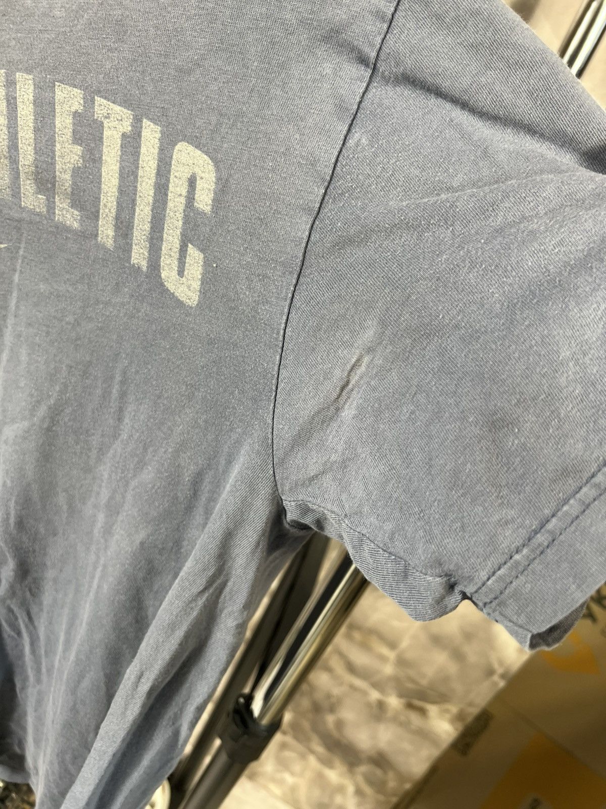 Vintage Vintage 90s Nike Distressed Tee Size US S / EU 44-46 / 1 - 4 Thumbnail