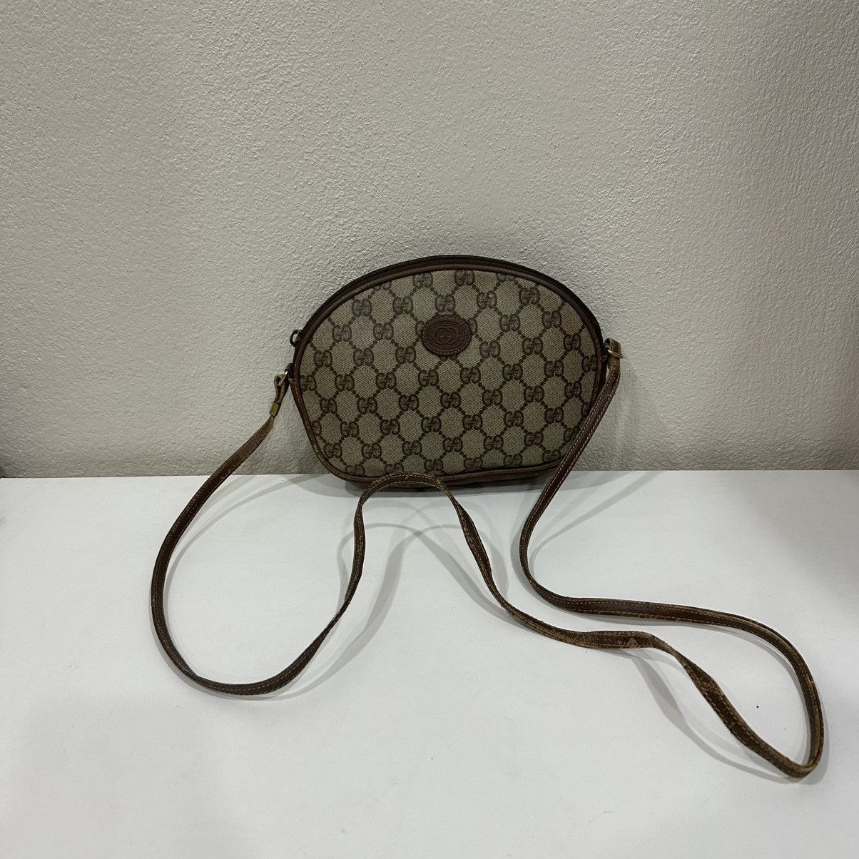 Gucci ‼️YES‼️ VINTAGE GUCCI GG SMALL SHOULDER BAG Size ONE SIZE - 2 Thumbnail