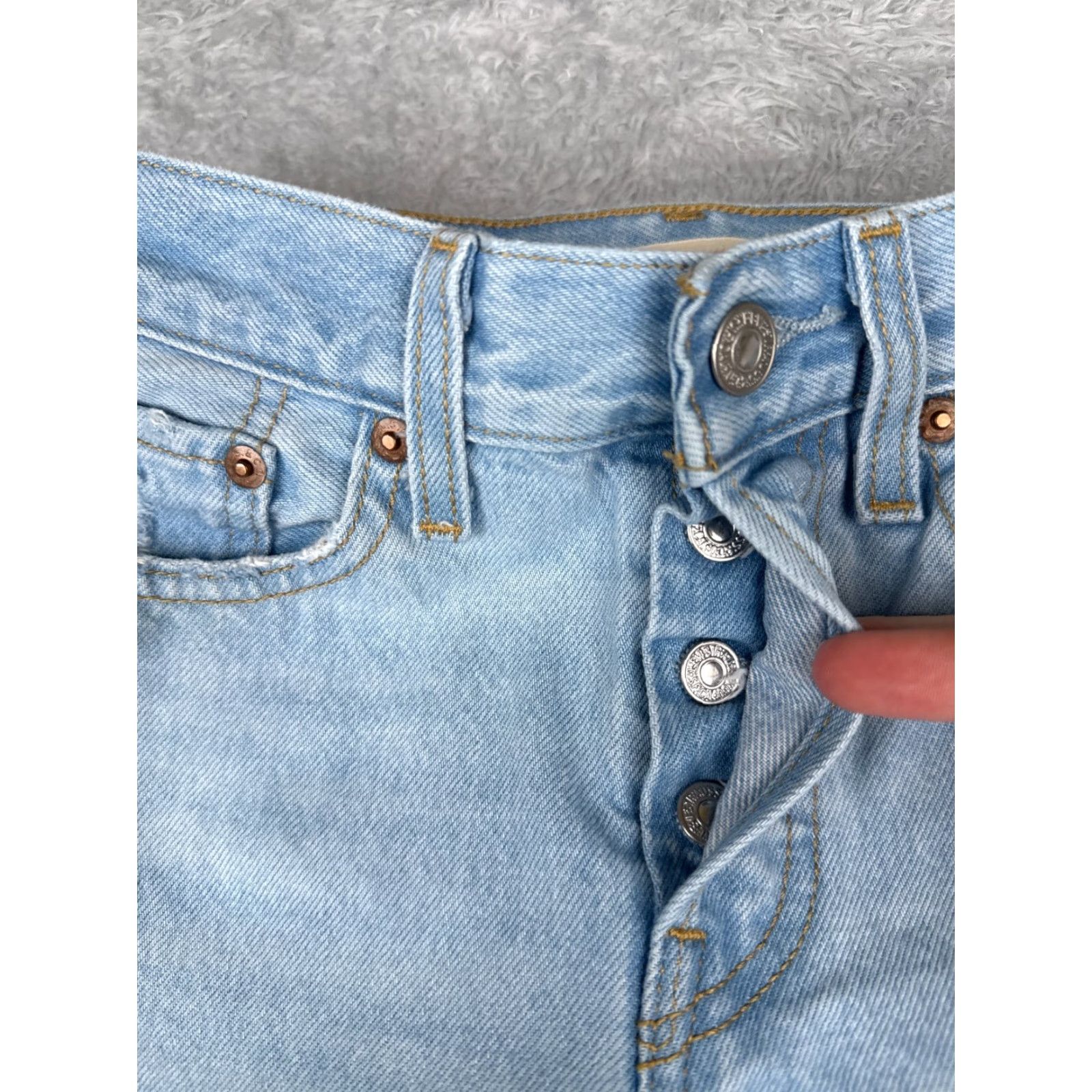 Levi's VINTAGE Levis Premium Jeans Womens 23 Blue Denim Big E Wedgie Straight Distressed 23x25 Size 40" / US 18 - 5 Thumbnail
