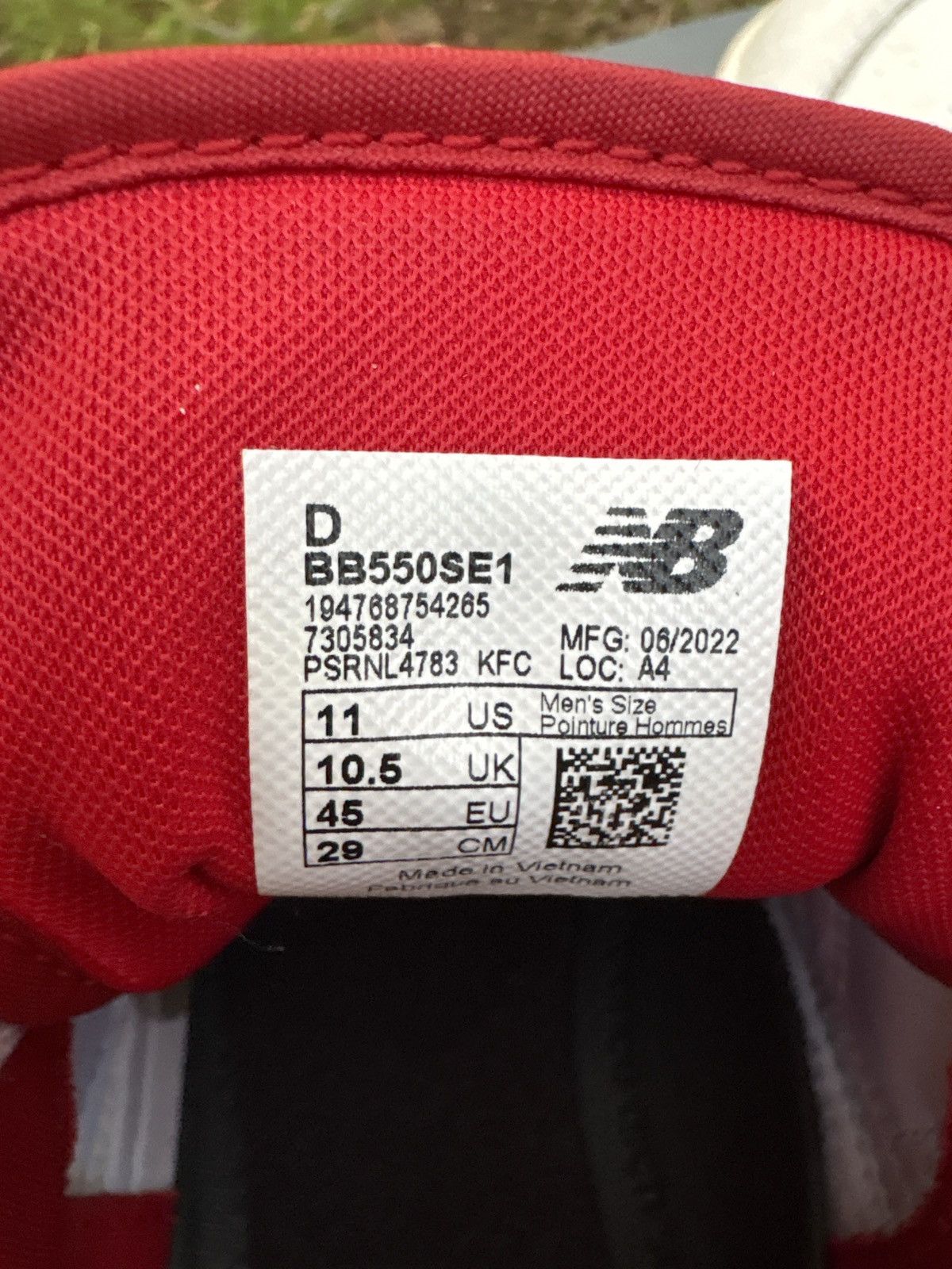New Balance New Balance 550 White Team Red Size US 11 / EU 44 - 6 Thumbnail
