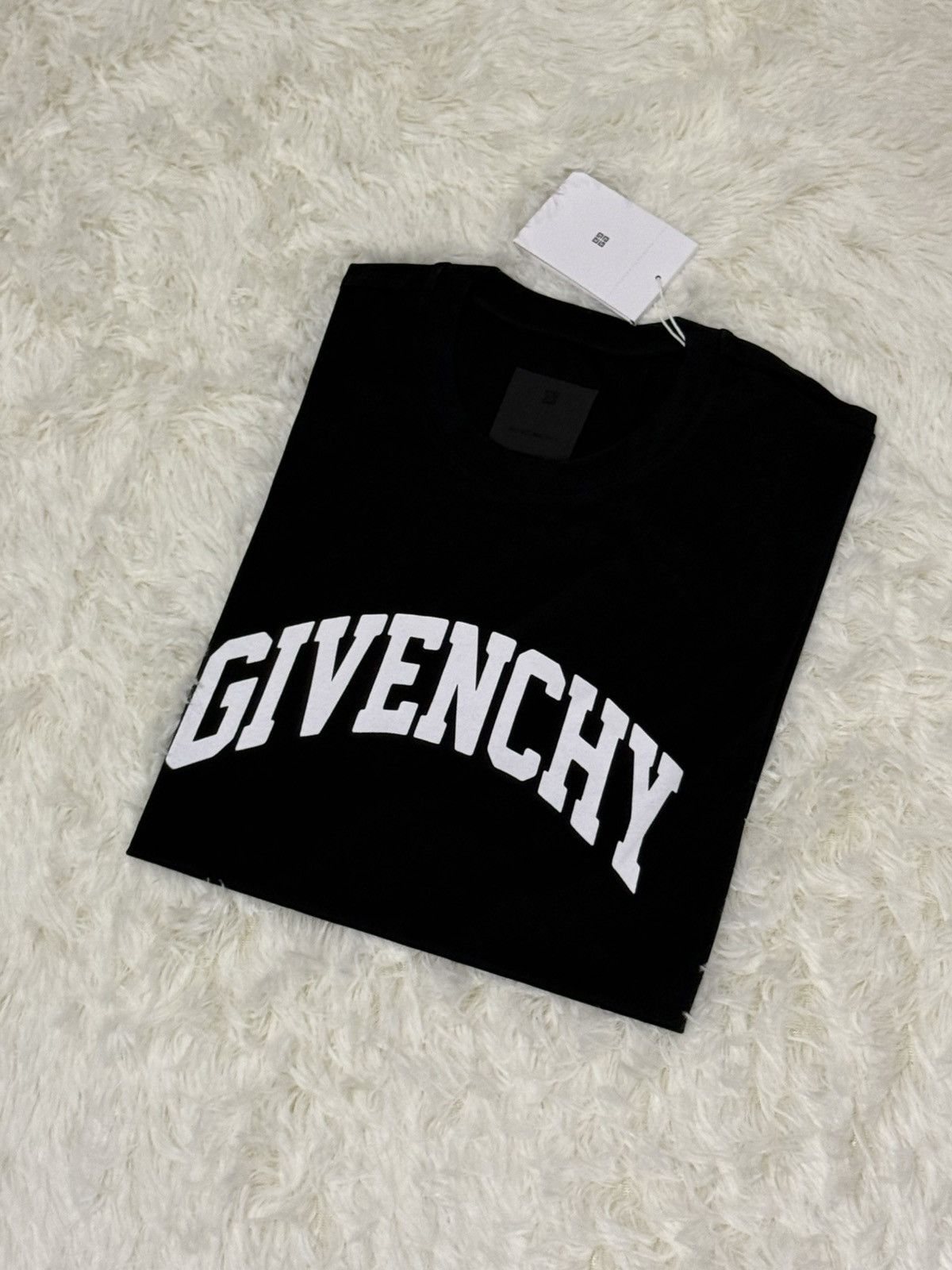 Givenchy Givenchy black t shirt Size US L / EU 52-54 / 3 - 1 Thumbnail