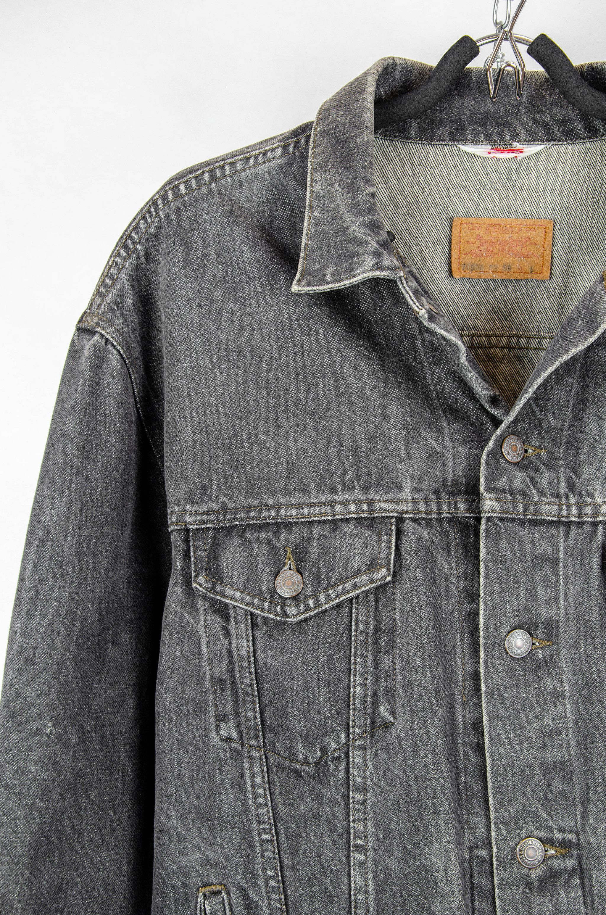 Levi's Levi’s Vintage Grey Denim Trucker Jacket – Size L Size L / US 10 / IT 46 - 4 Thumbnail