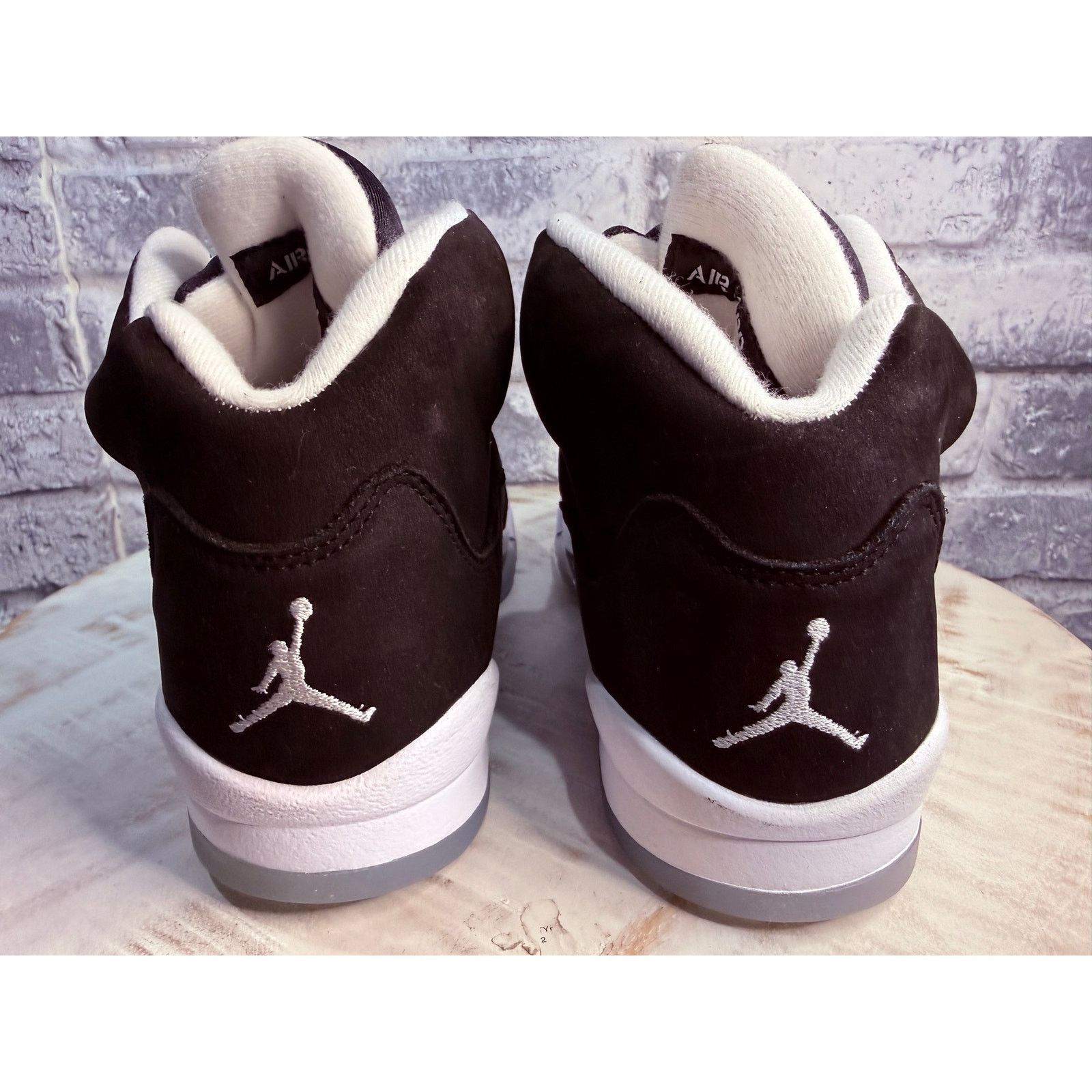 Jordan Brand Jordan 5 Retro Moonlight Oreo Size 7 Size US 7 / EU 40 - 4 Thumbnail
