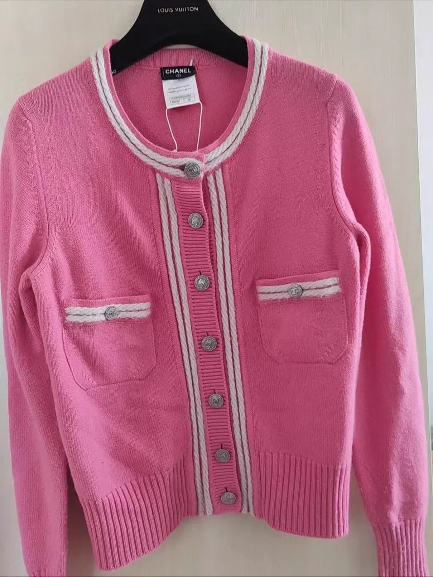Chanel CHANEL 36 Sweater Size XS / US 0-2 / IT 36-38 - 1 Thumbnail