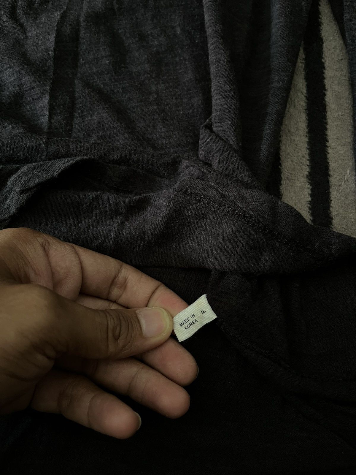 Le Grande Bleu (L.G.B.) 2000s Denny Rose distressed pocket tshirt Size US M / EU 48-50 / 2 - 4 Thumbnail