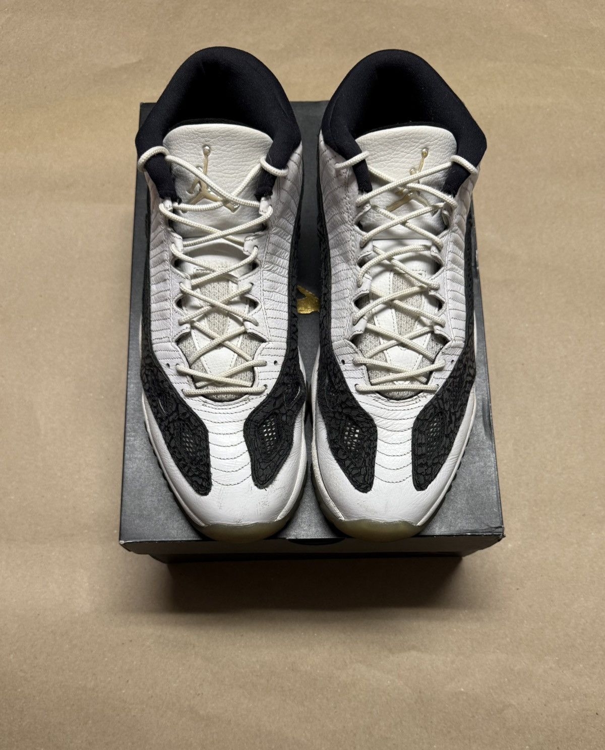 Nike Nike Air Jordan 11 XI Retro Low IE White Black Mens sz 13.5! Size US 13 / EU 46 - 3 Thumbnail