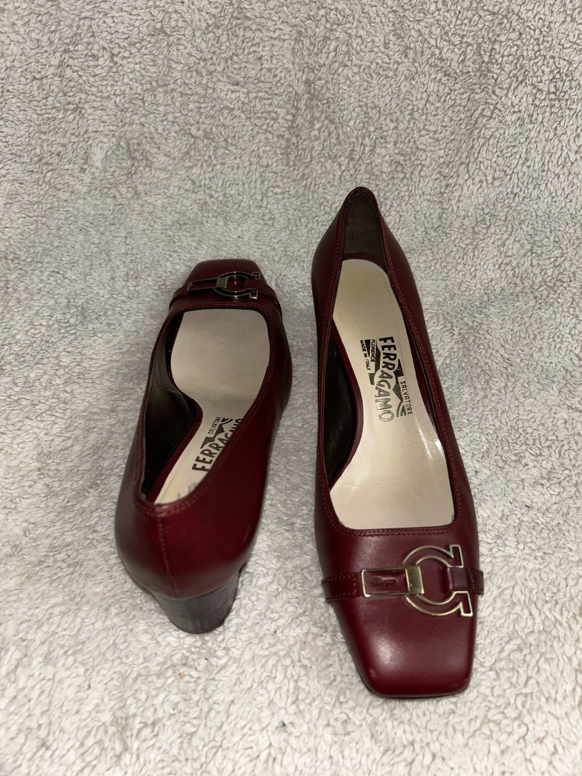 Salvatore Ferragamo Salvatore Ferragamo Women’s Burgundy Leather Gancini Pumps Size US 8.5 / IT 38.5 - 6 Thumbnail