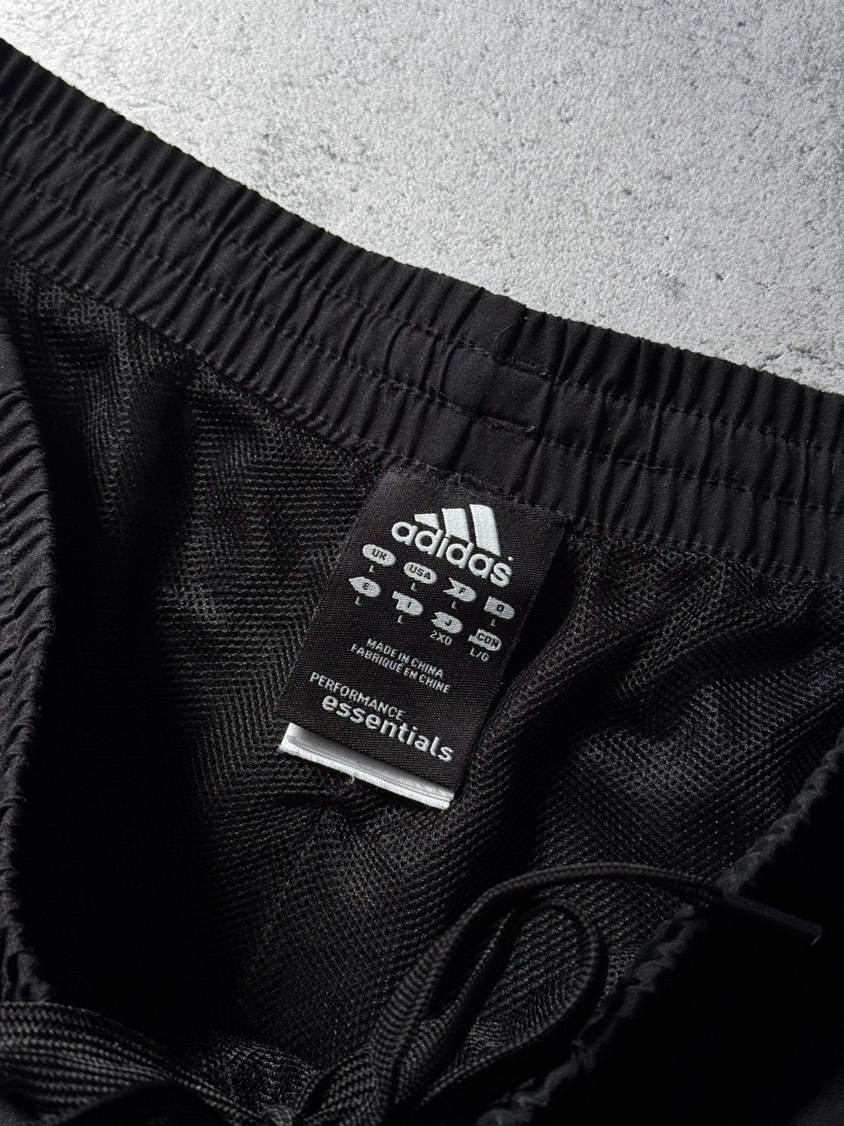 Adidas × Vintage Vintage Y2K Adidas Pinterest Shorts Streetwear 90s Size US 32 / EU 48 - 15 Thumbnail