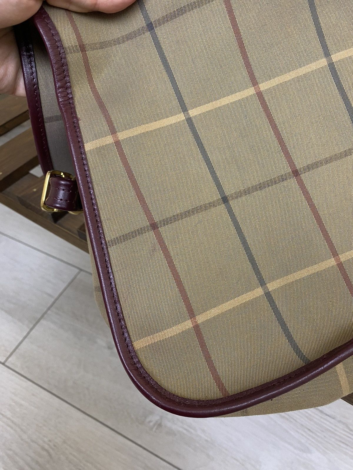 Burberry Vintage Burberry Canvass Check Messenger Bag Real Leather Size ONE SIZE - 15 Thumbnail