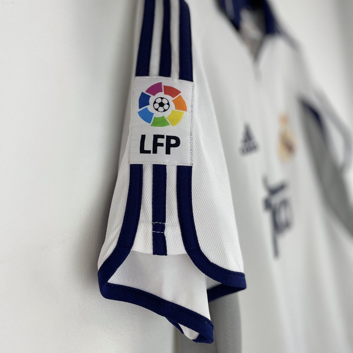 Adidas Vintage Real Madrid Home Jersey Shirt Rare 2000/2001 size S Size US S / EU 44-46 / 1 - 12 Thumbnail