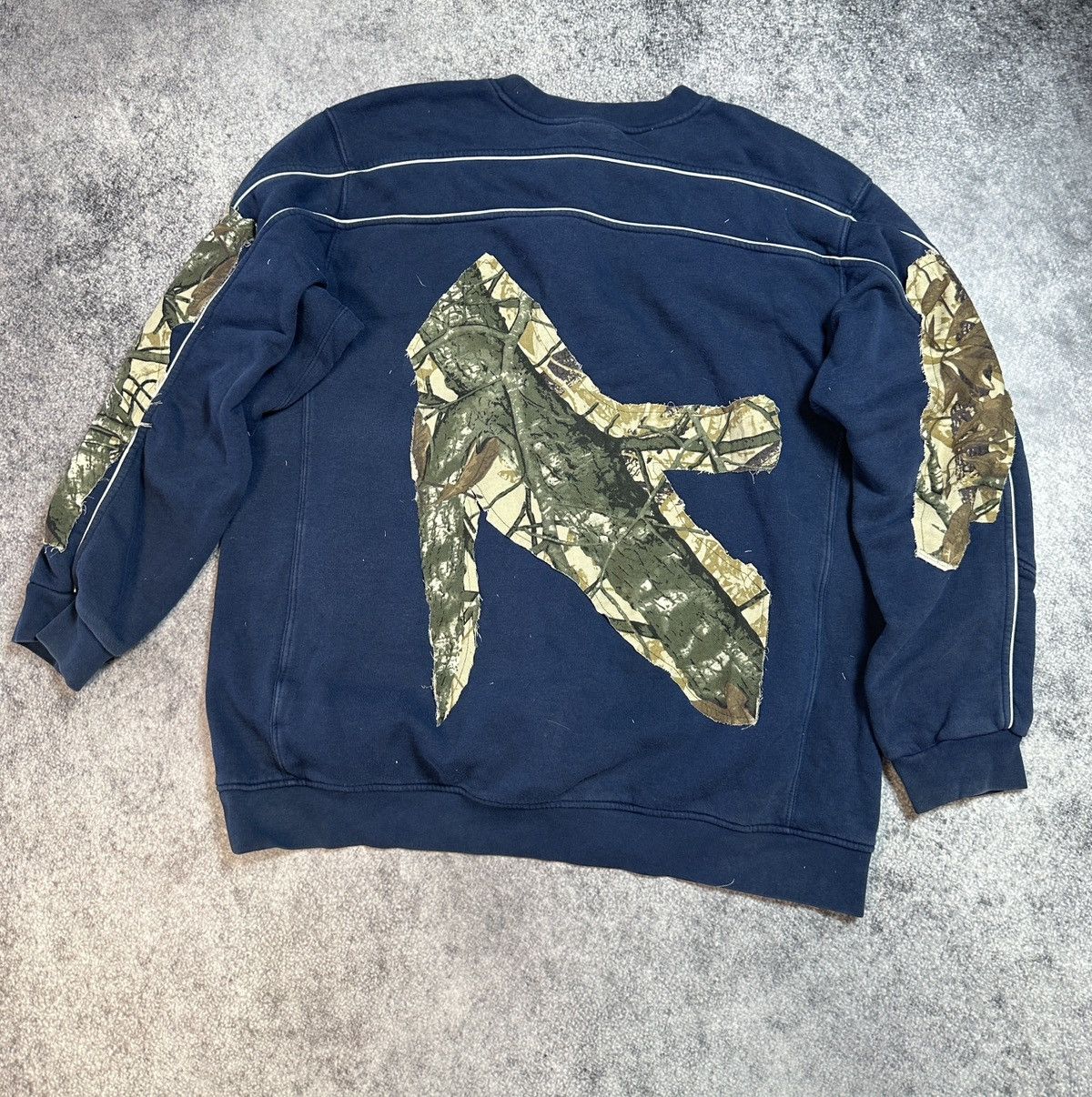Nike Vintage Custom Camo Nike Big Swoosh Sweatshirt Streetwear XL Size US XL / EU 56 / 4 - 5 Thumbnail