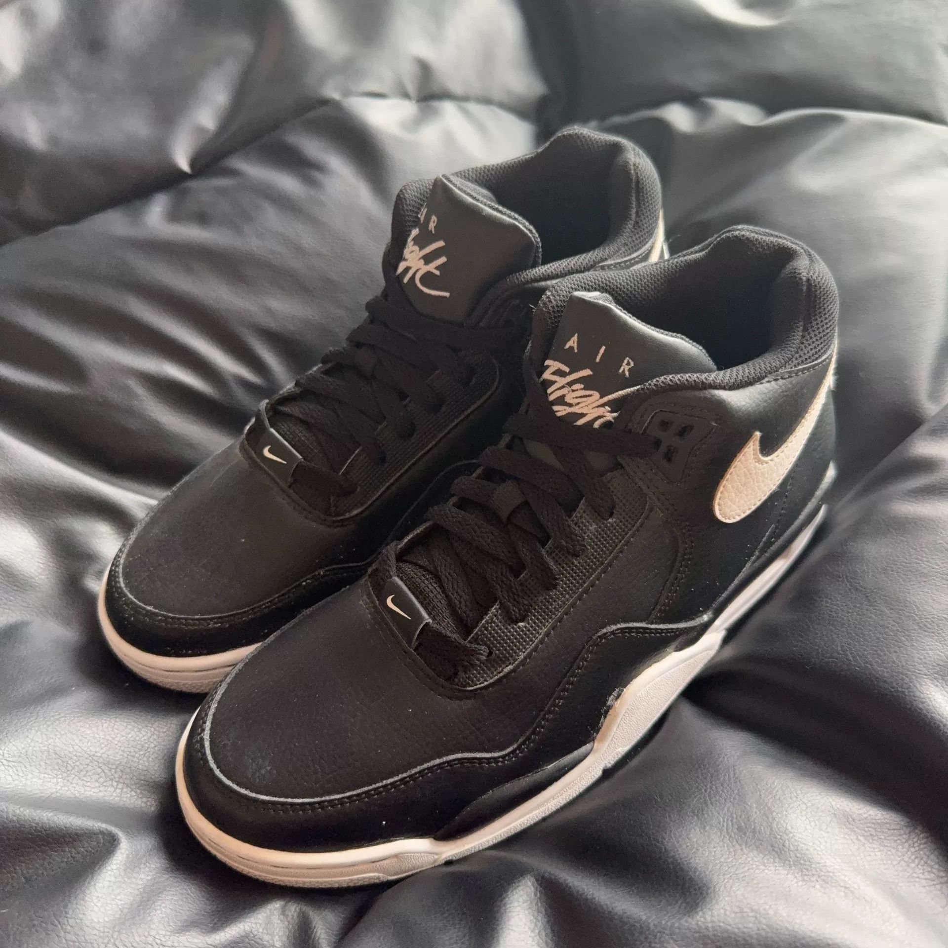 Nike Nike Black Lowtop Sneakers 42 Men Size US 9 / EU 42 - 1 Thumbnail