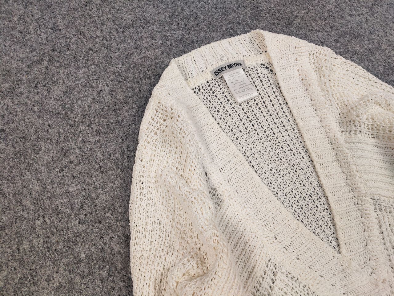 Issey Miyake Vintage 90s Issey Miyake Japan Linen Blend Mech Knit Sweater Size S / US 4 / IT 40 - 7 Thumbnail