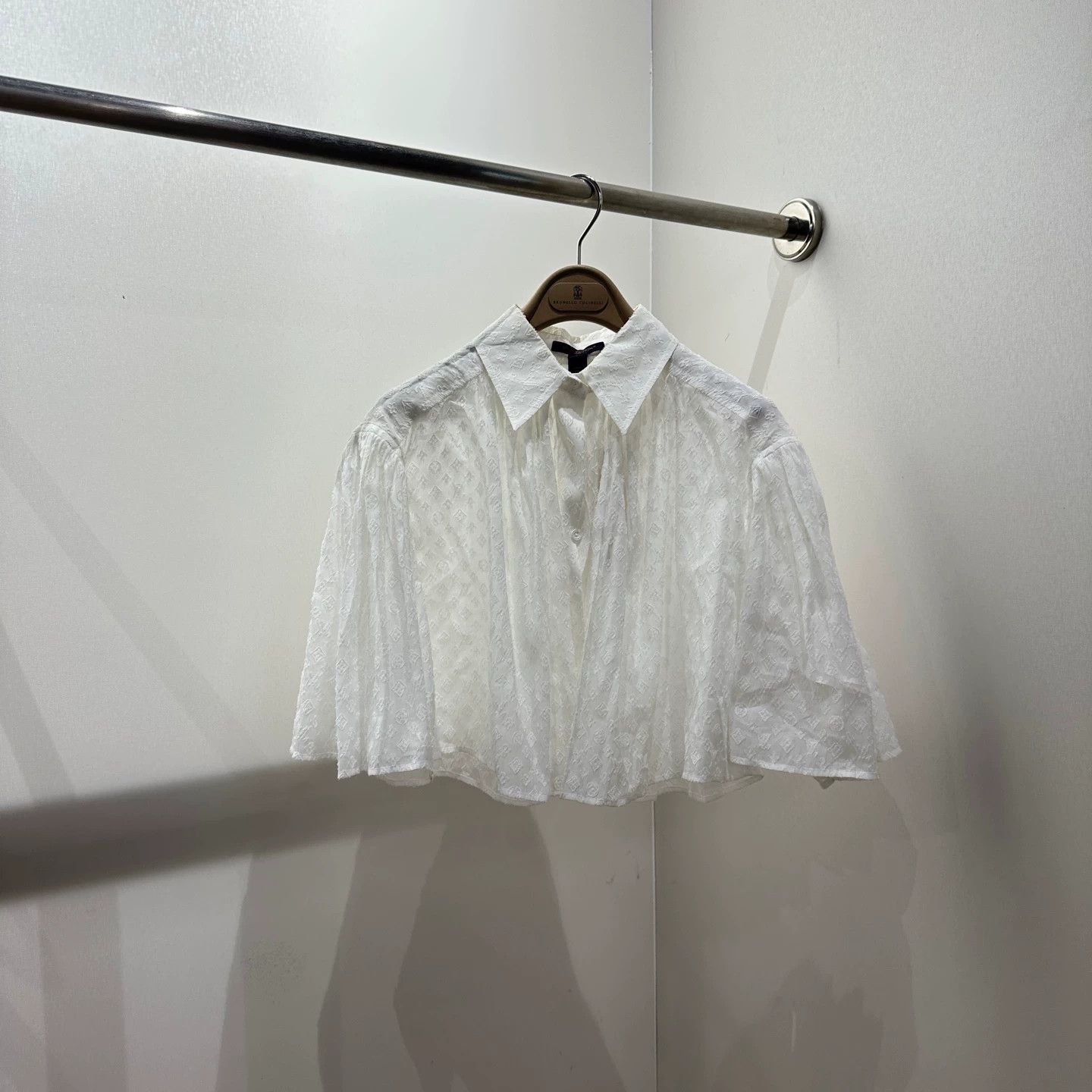 Louis Vuitton Louis Vuitton mar30 all over logo duster shirt 34 Size XS / US 0-2 / IT 36-38 - 1 Thumbnail
