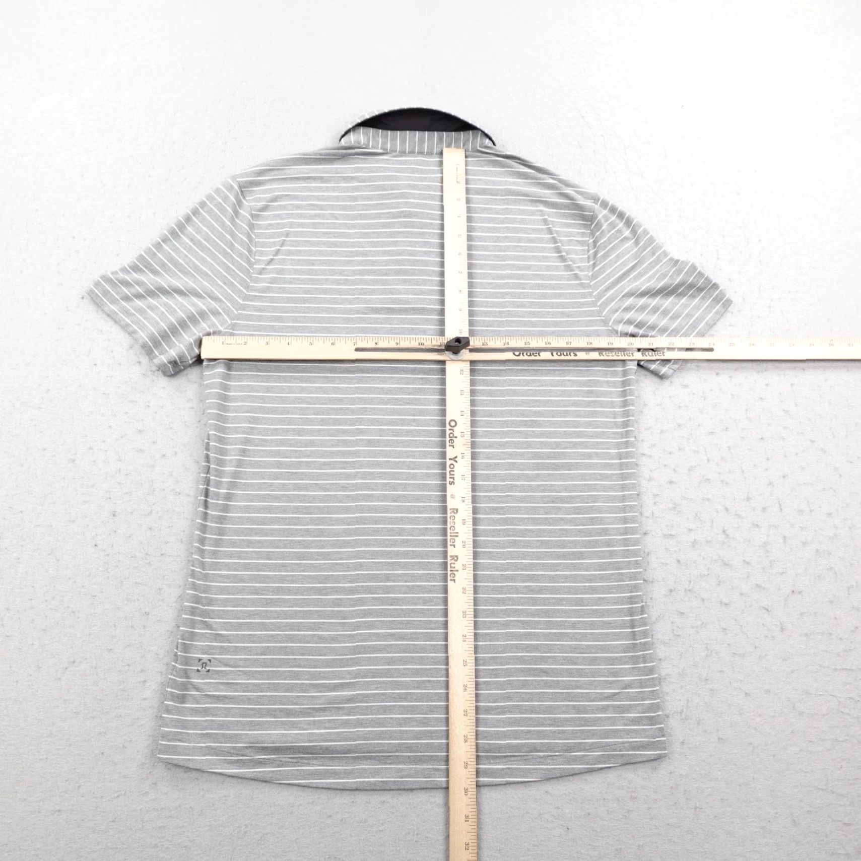 Lululemon Lululemon Polo Shirt Mens Medium Gray White Stripes Evolution Performance Golf Shirt Size US M / EU 48-50 / 2 - 4 Thumbnail