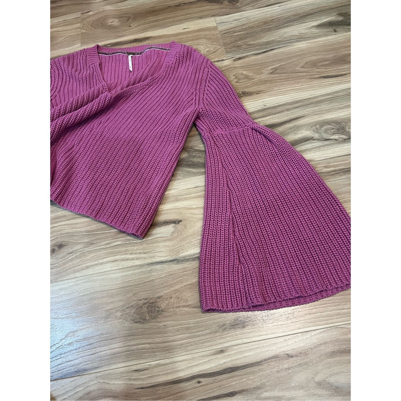 Free People FREE PEOPLE Rose Pink Damsel Bell Sleeve Cotton V-neck Sweat Size M / US 6-8 / IT 42-44 - 11 Thumbnail