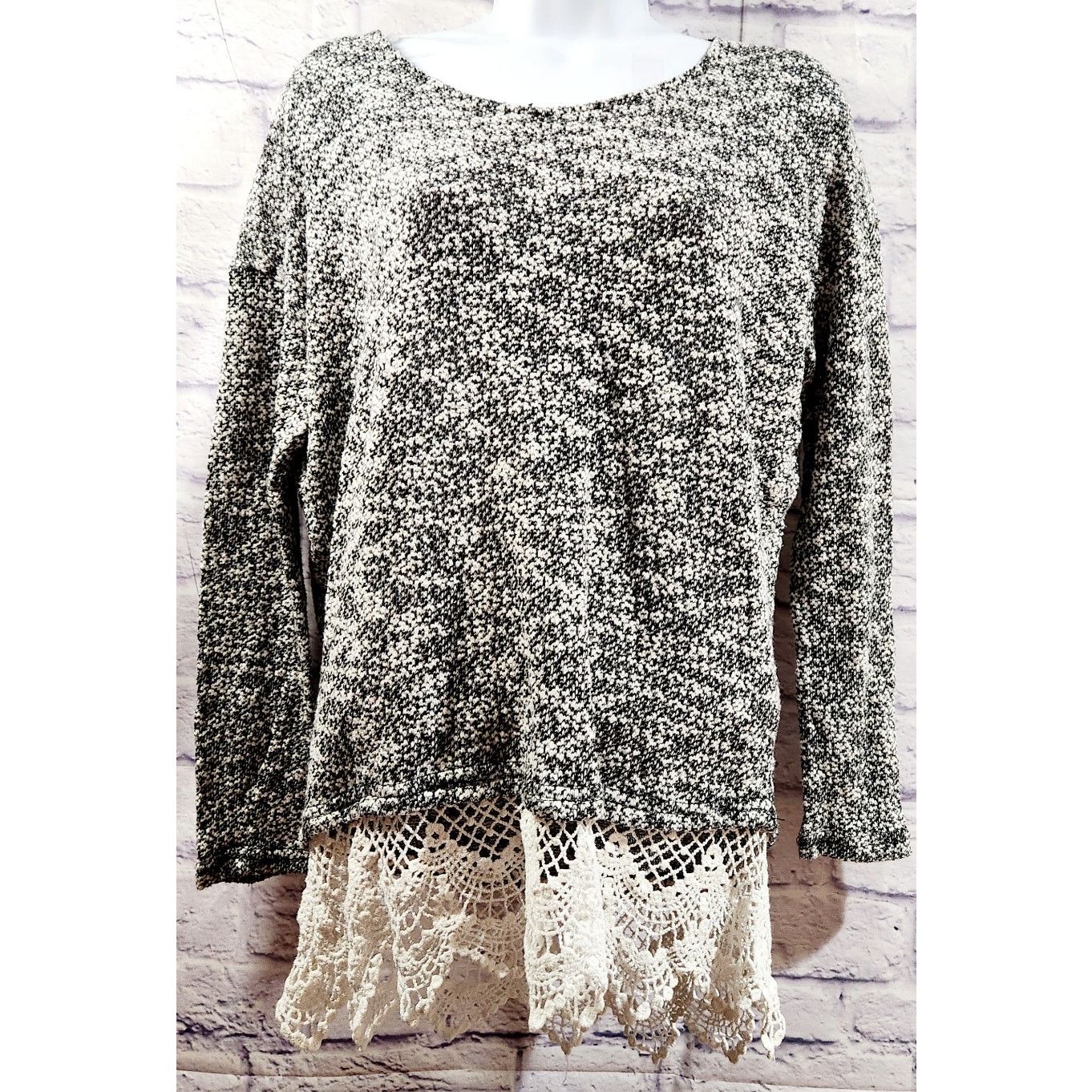 Other EZ Clothing Black White Knit Sweater Top Crochet Trim Medium Size M / US 6-8 / IT 42-44 - 1 Thumbnail