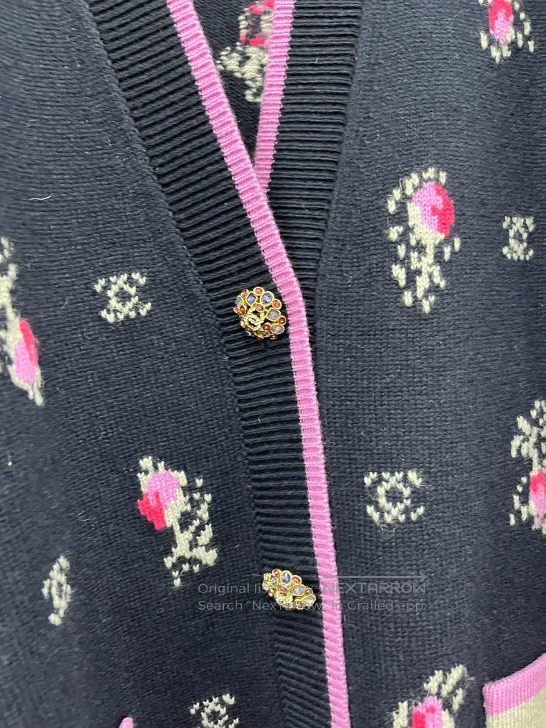 Chanel Chanel 22K blue flower diamond button broken flower knitte Size XS / US 0-2 / IT 36-38 - 2 Thumbnail
