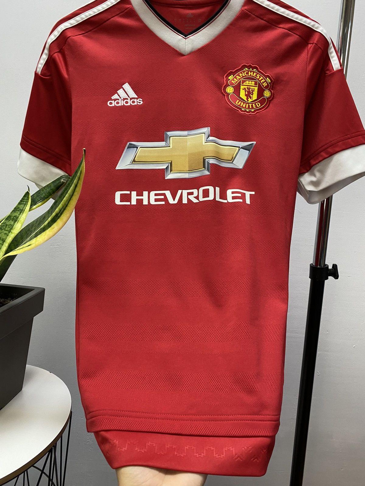 Adidas × Vintage Manchester United 2015/2016 Home Soccer Jersey Football Size US S / EU 44-46 / 1 - 9 Thumbnail