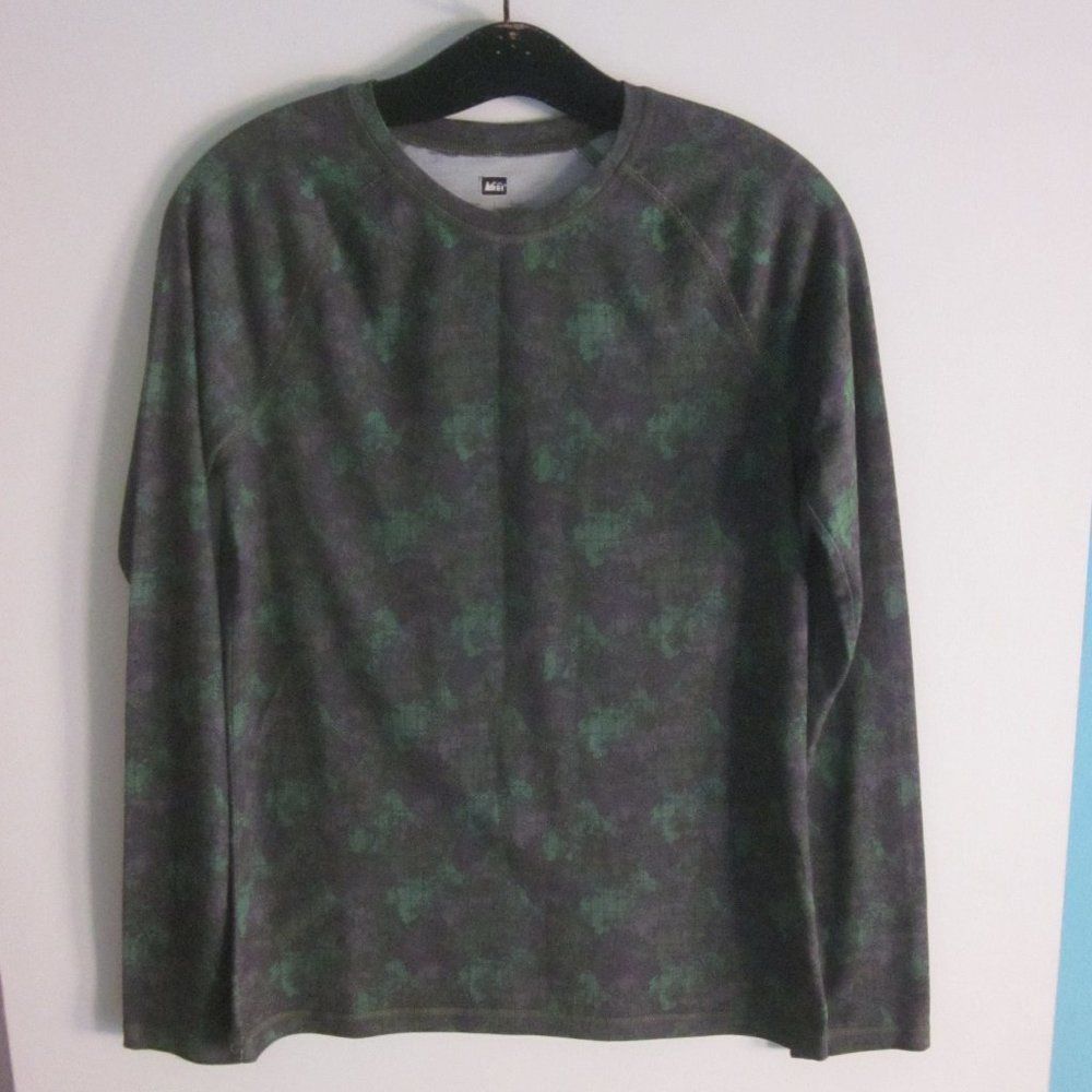 Rei Boys XL under layer or Sleepwear - Top and Bottom in Camo Pa Size US 26 / EU 42 - 1 Thumbnail