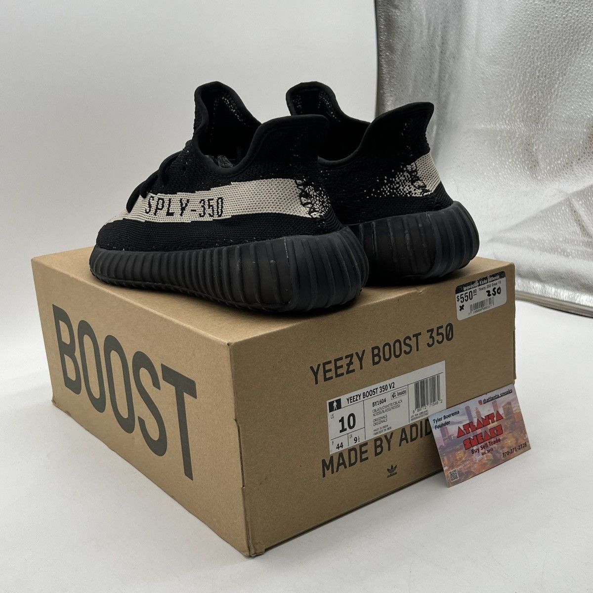 Adidas Yeezy boost 350 Oreo Size US 10 / EU 43 - 4 Thumbnail