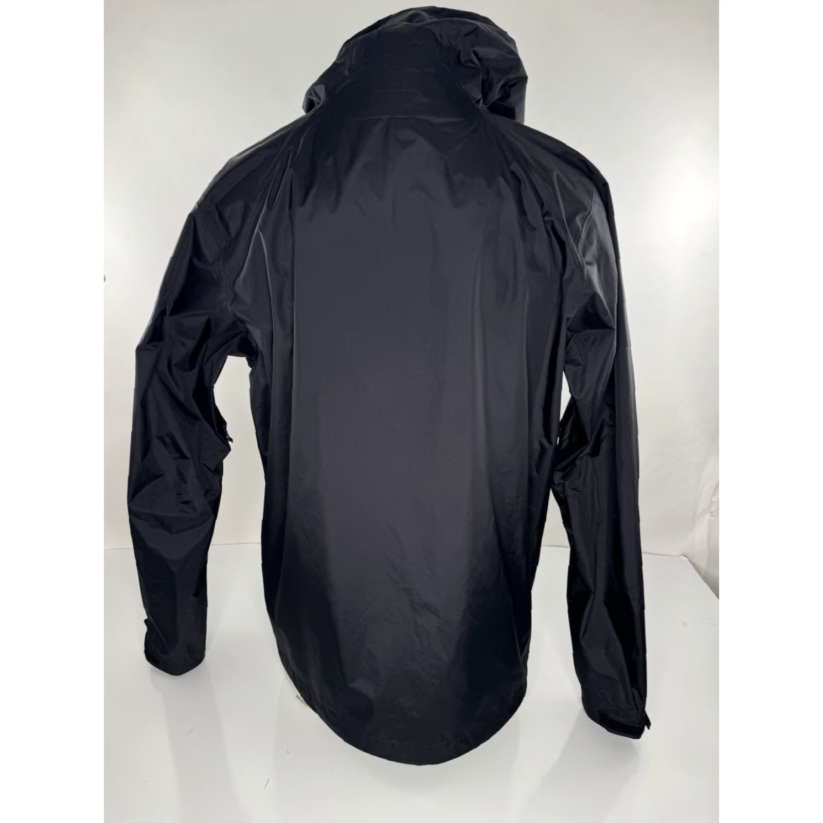 Patagonia Patagonia Windbreaker Hooded Jacket Md Black Men Regular Nylon N/A Size US M / EU 48-50 / 2 - 4 Thumbnail