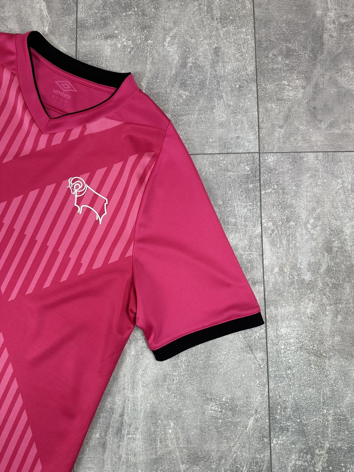 Umbro Umbro Derby Country FC 2020/21 Soccer Jersey Size US L / EU 52-54 / 3 - 3 Thumbnail