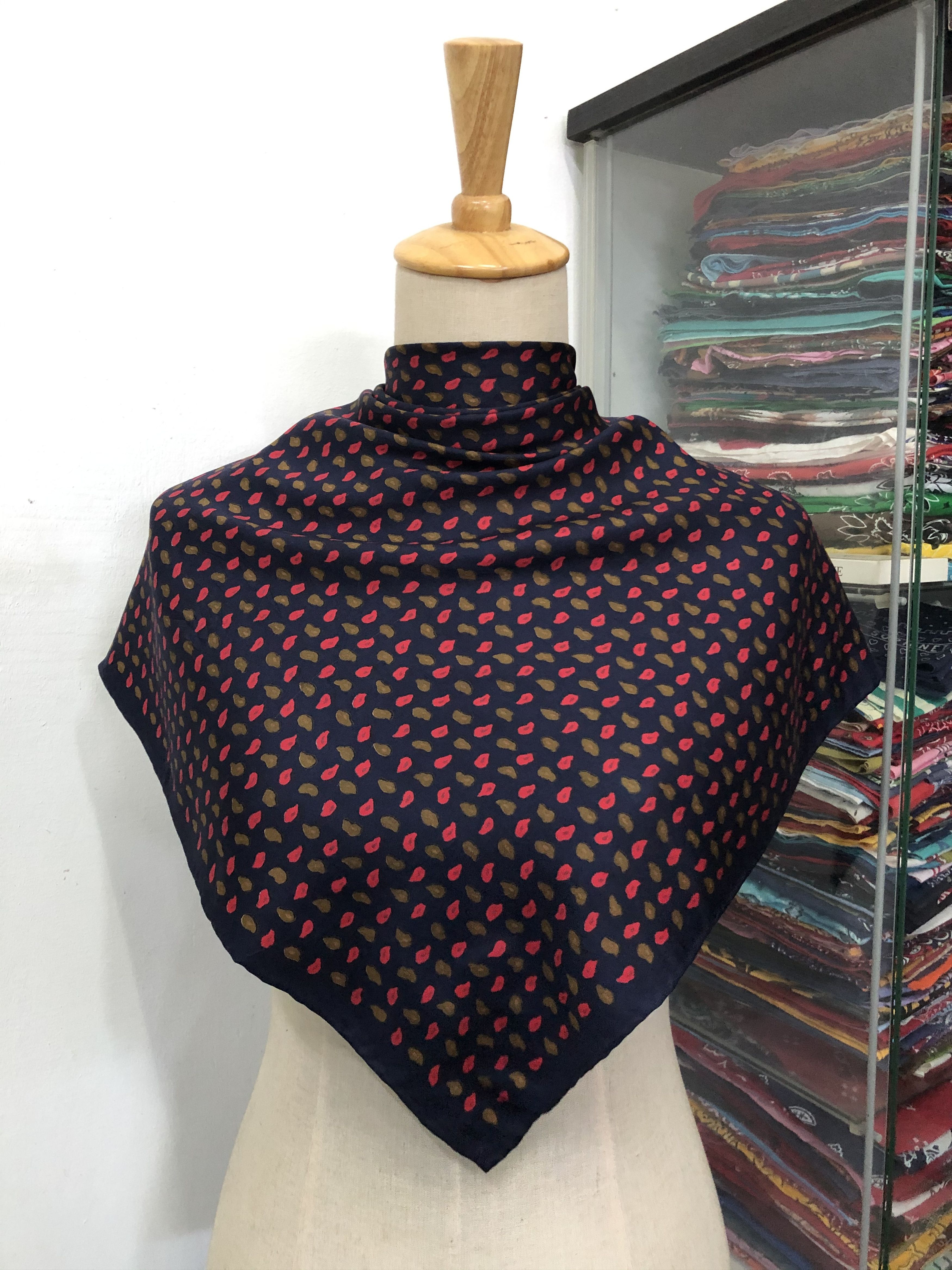 Vintage Vintage Silk Scarf Size ONE SIZE - 1 Thumbnail