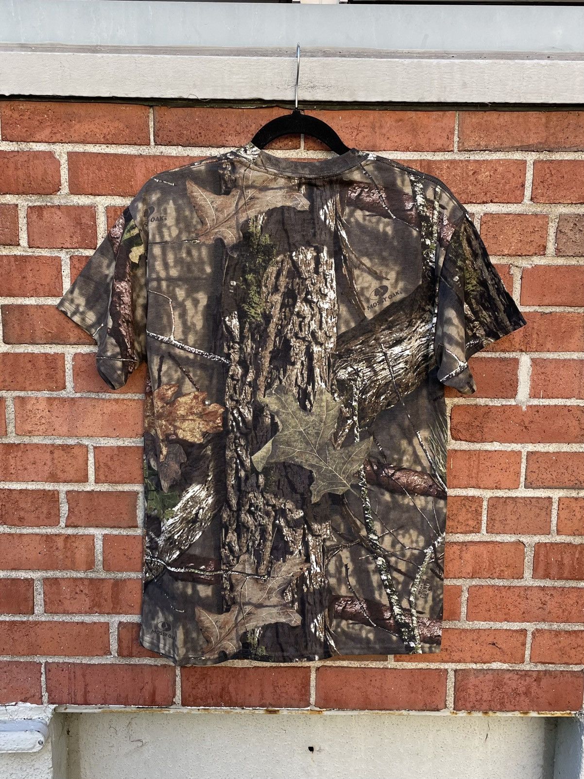 Mossy Oaks NWOT Mossy Oak Break Up Mountain Country Camouflage t shirt Size US M / EU 48-50 / 2 - 5 Thumbnail