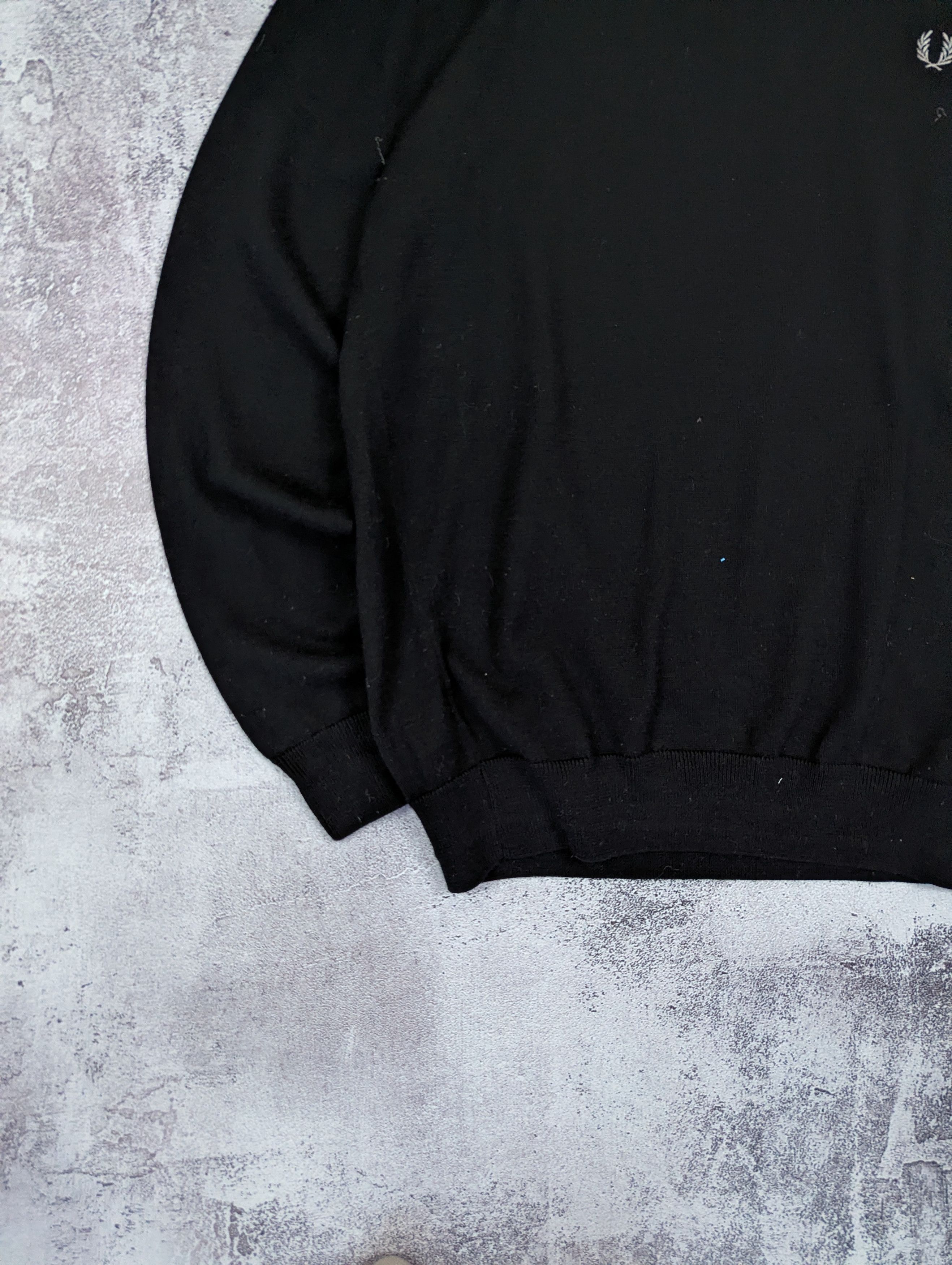 Fred Perry Fred Perry Merino Wool V Neck Sweater L Size US L / EU 52-54 / 3 - 2 Thumbnail