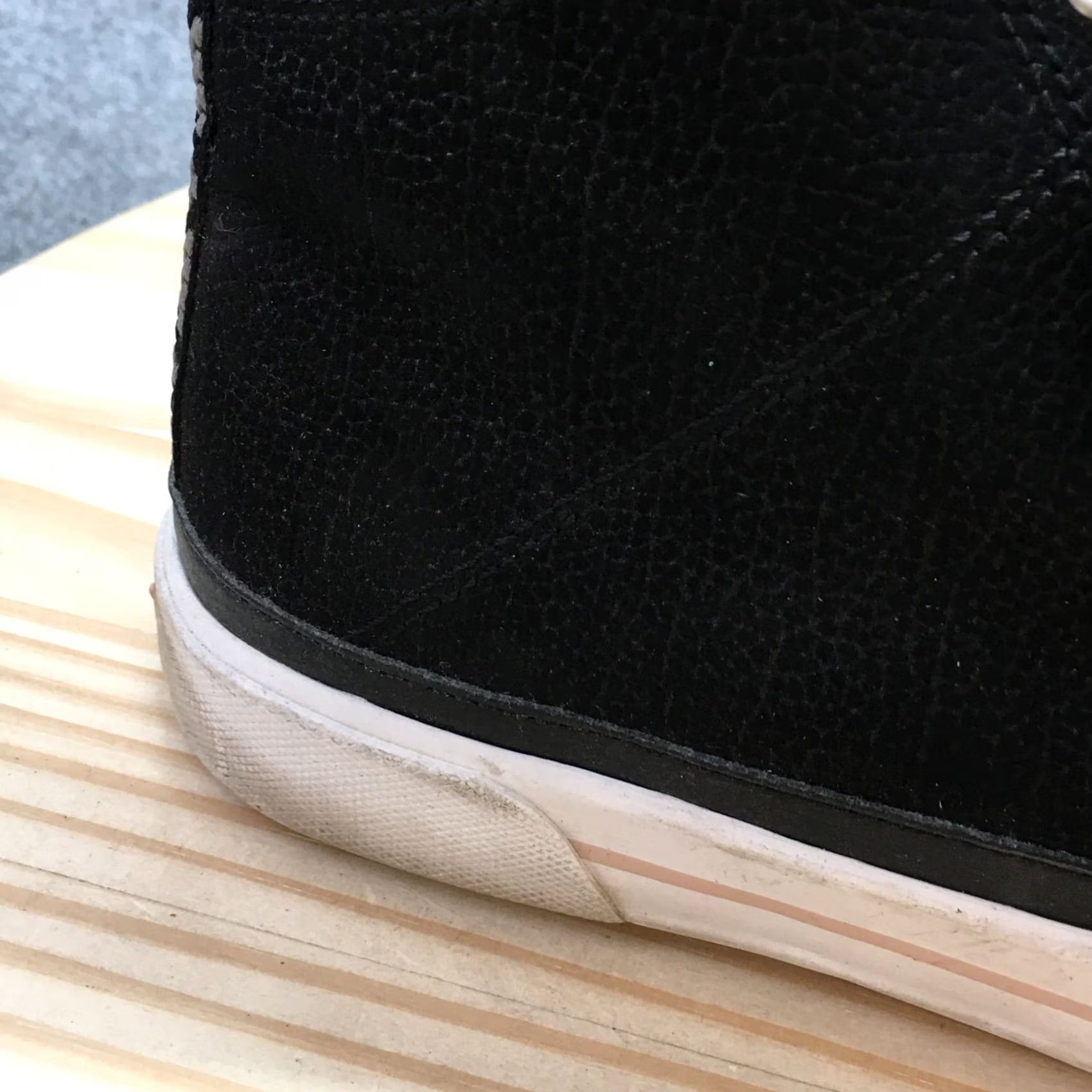 Vintage ROXY Ivan Fur Casual Zip High Top Sneakers Black Faux Leather Shoes Womens 8 Shoes Casual Sneakers Fur Trim High Top Black ROXY Ivan Fur Womens 8 Size M / US 6-8 / IT 42-44 - 5 Thumbnail