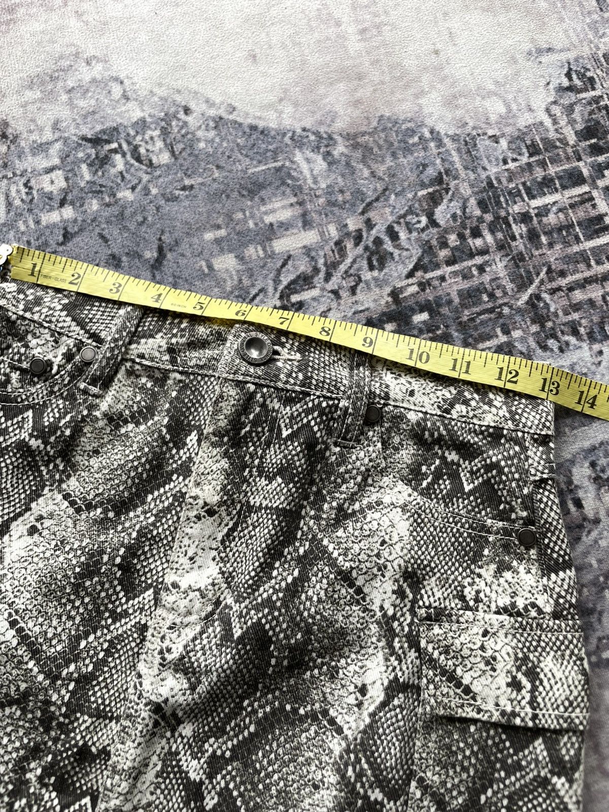 Japanese Brand Sureve Snake Skin Design Mini Pocket Skirt Size 26" / US 2 / IT 38 - 9 Thumbnail