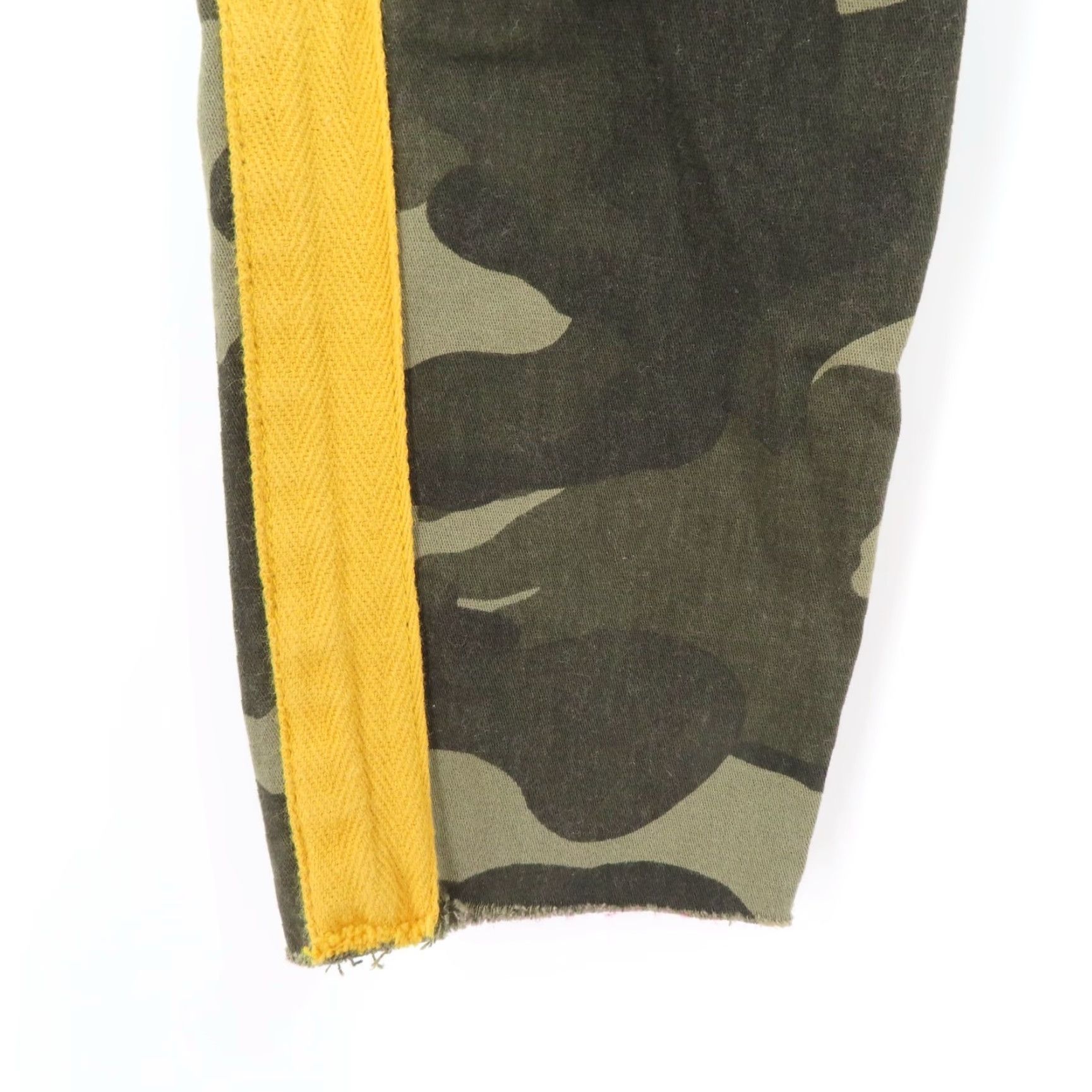 Guess GUESS Womens Pants 25 Green Camouflage Side Stripe Skinny Pockets Camouflage Green 25 Pants Womens Size 42" / US 20 - 3 Thumbnail