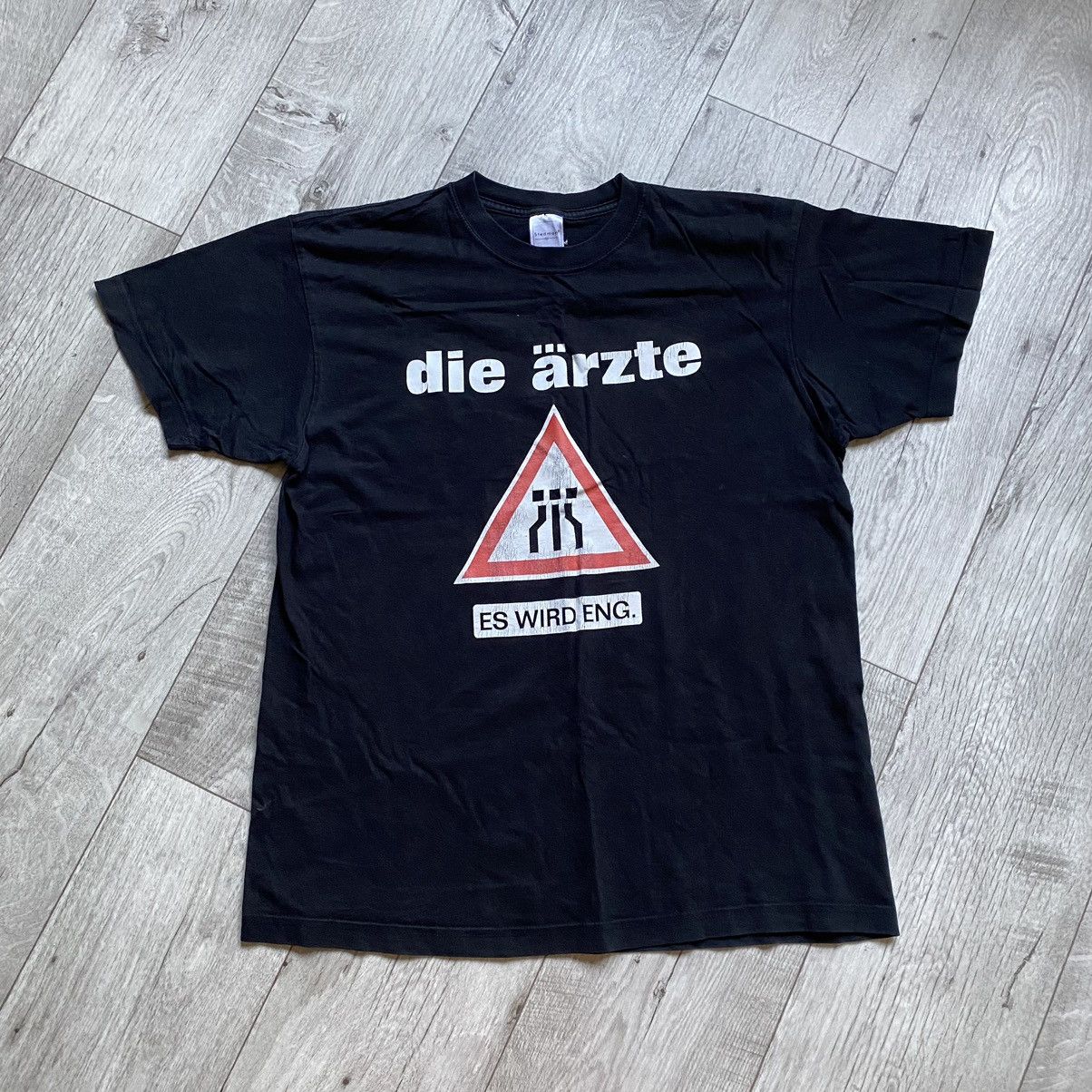 Band Tees VINTAGE DIR ARZTE ES WIRD ENG. TOUR TEE Size US M / EU 48-50 / 2 - 1 Thumbnail