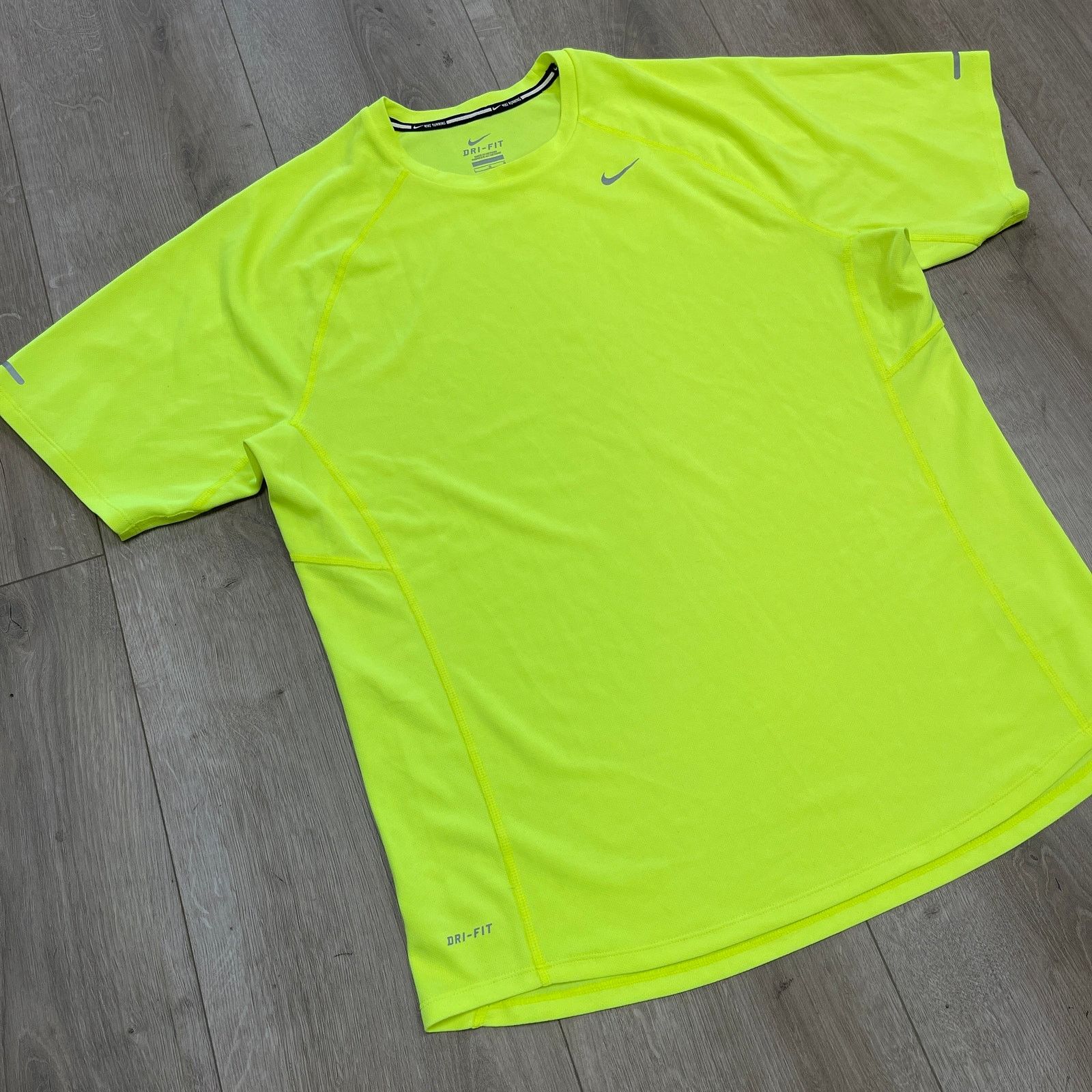 Nike Nike Running Miler Dri Fit Lime Green High Visibility Tee L Size US L / EU 52-54 / 3 - 5 Thumbnail