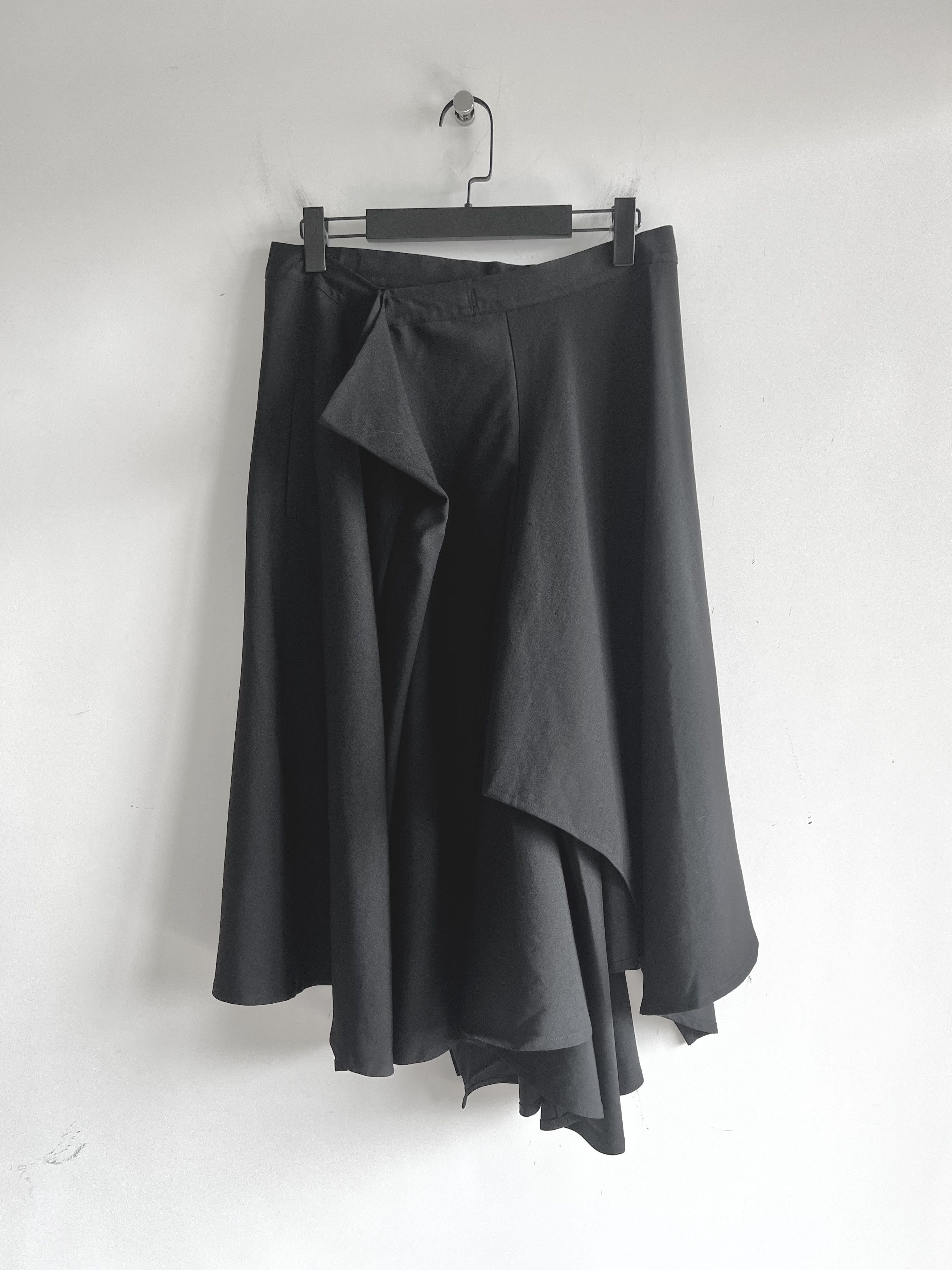 Yohji Yamamoto Yohji Yamamoto - W/Gabardine Asymmetrical R GATHERED SKIRT Size 32" / US 10 / IT 46 - 11 Thumbnail