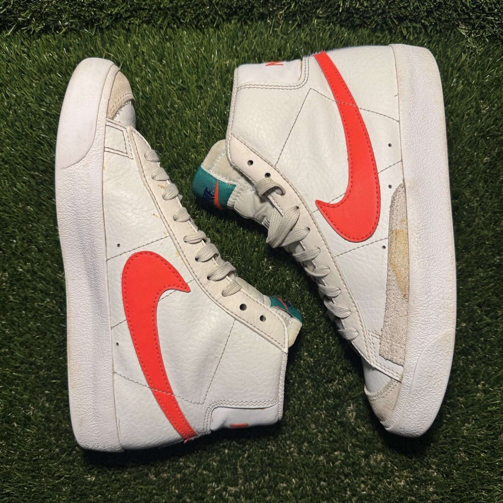 Nike Size 5.5W/4Y - Nike Blazer Mid 77 White Habanero Red Blue Size US 5.5 / IT 35.5 - 2 Thumbnail