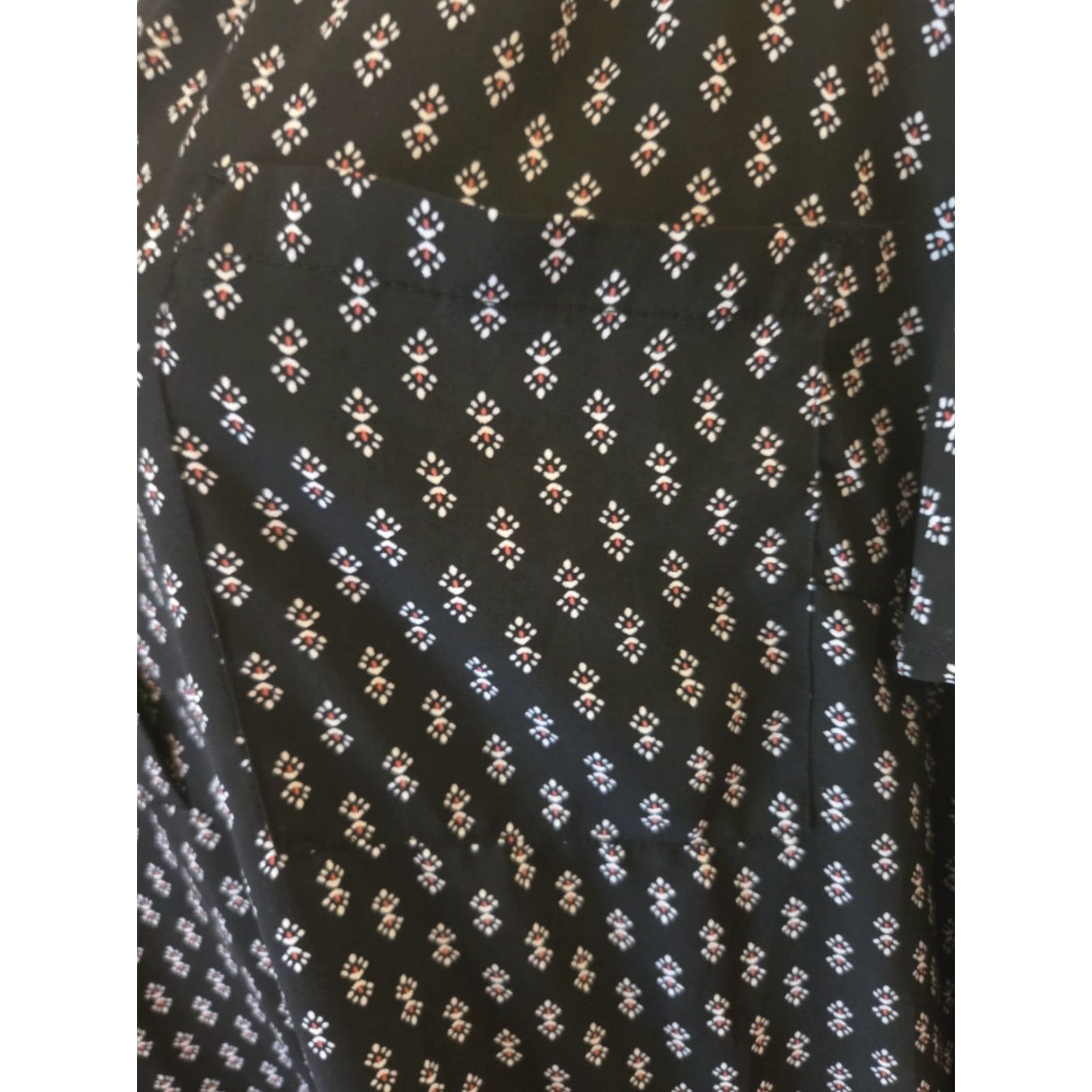Torrid Torrid Harper Black Geometric Print Flutter Sleeve Top Shirt 5X Womens Blouse V-Neck Pocket Lightweight Polyester 5X Vintage No Dress? Size XXL / US 16-18 / IT 52-54 - 3 Thumbnail