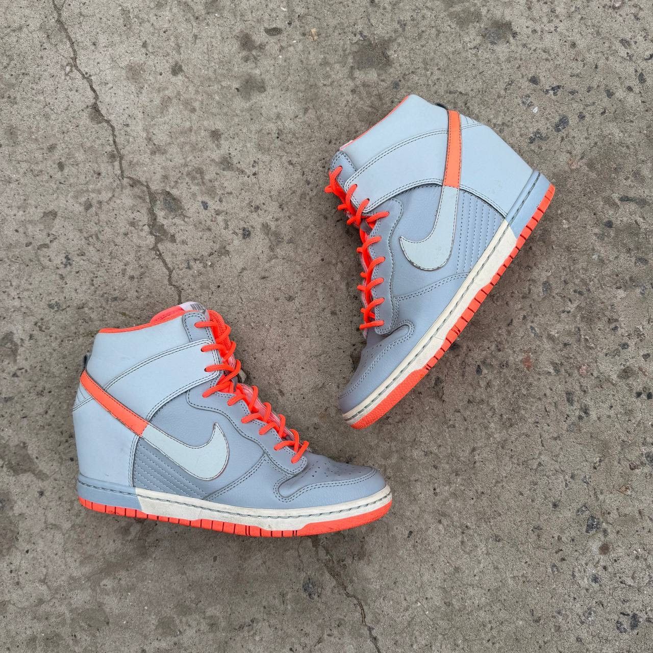 Nike VTG Women’s Nike WMNS Dunk Sky Hi Essential Ultra Rare 38 Size US 8 / IT 38 - 2 Thumbnail