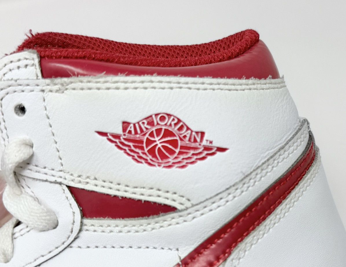 Jordan Brand × Nike Nike Air Jordan 1 Retro High OG 2017 Metallic Red GS size 7Y Size US 7 / EU 40 - 16 Thumbnail